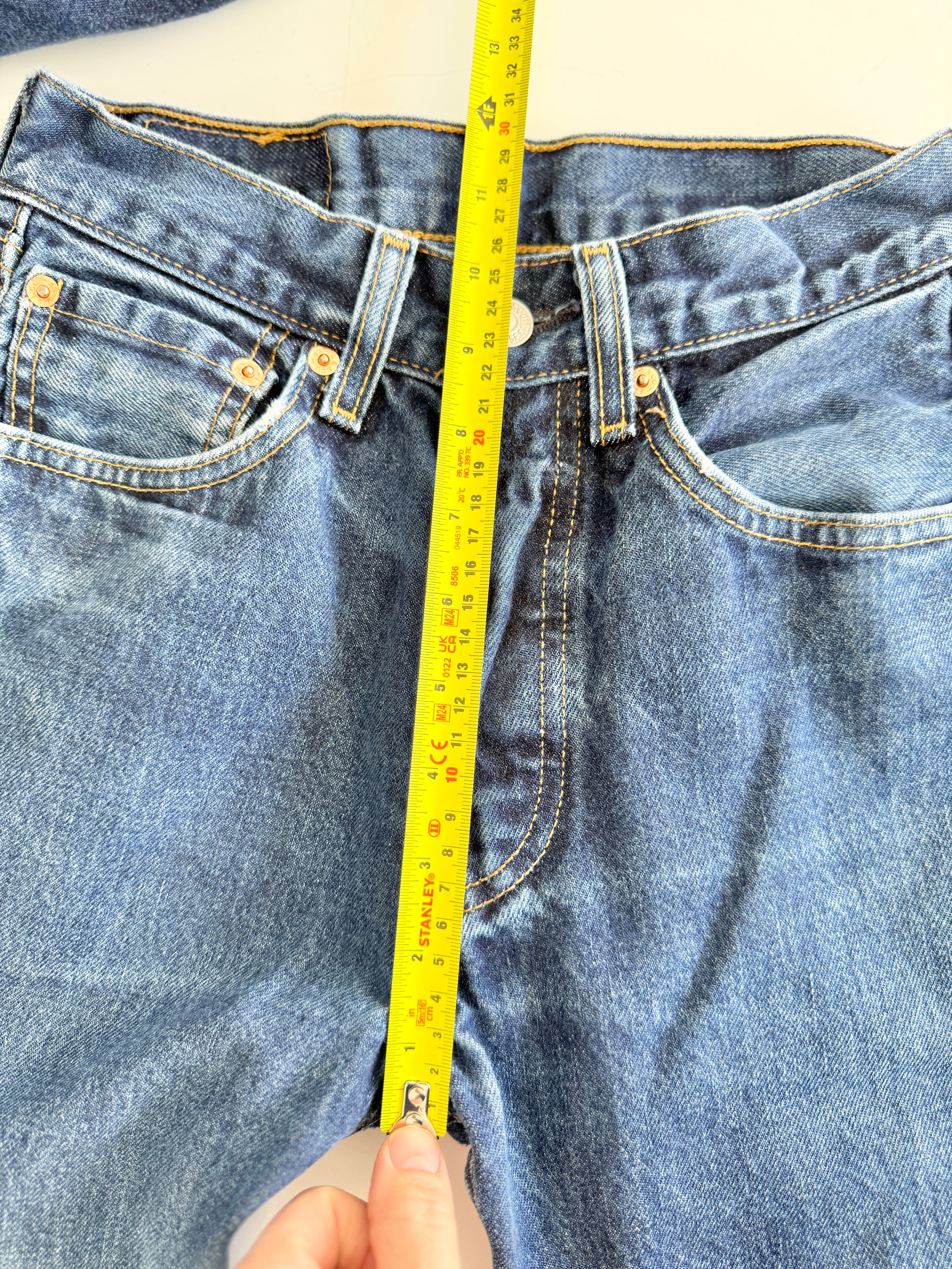 Soft W24 L30 vintage Levis 501s 23-24” measured dark indigo blue Y2K Levi’s 501s
