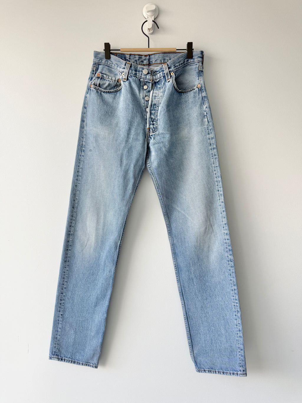 W29 L34 vintage Levis 501 29” measured medium light blue faded 90s denim Levi’s 501s USA
