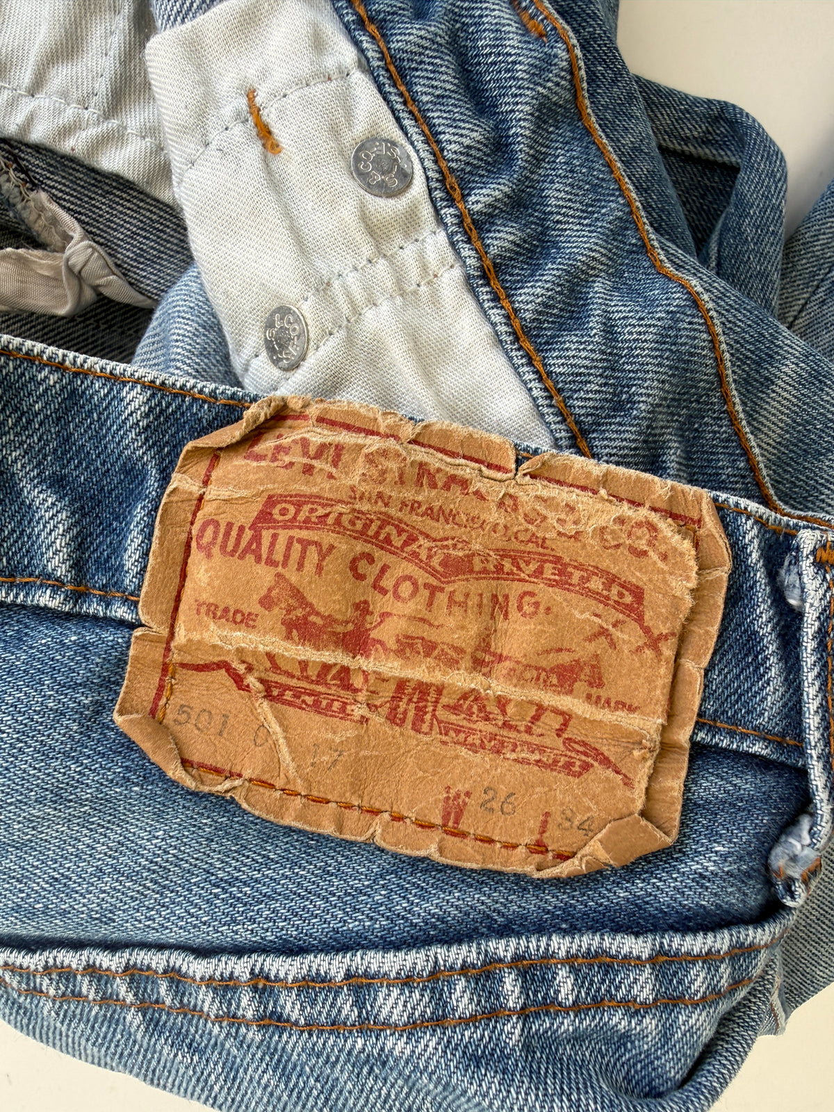 Re done - W25 L31 vintage Levis 501 24/25” measured whiskers medium blue 80s 501s