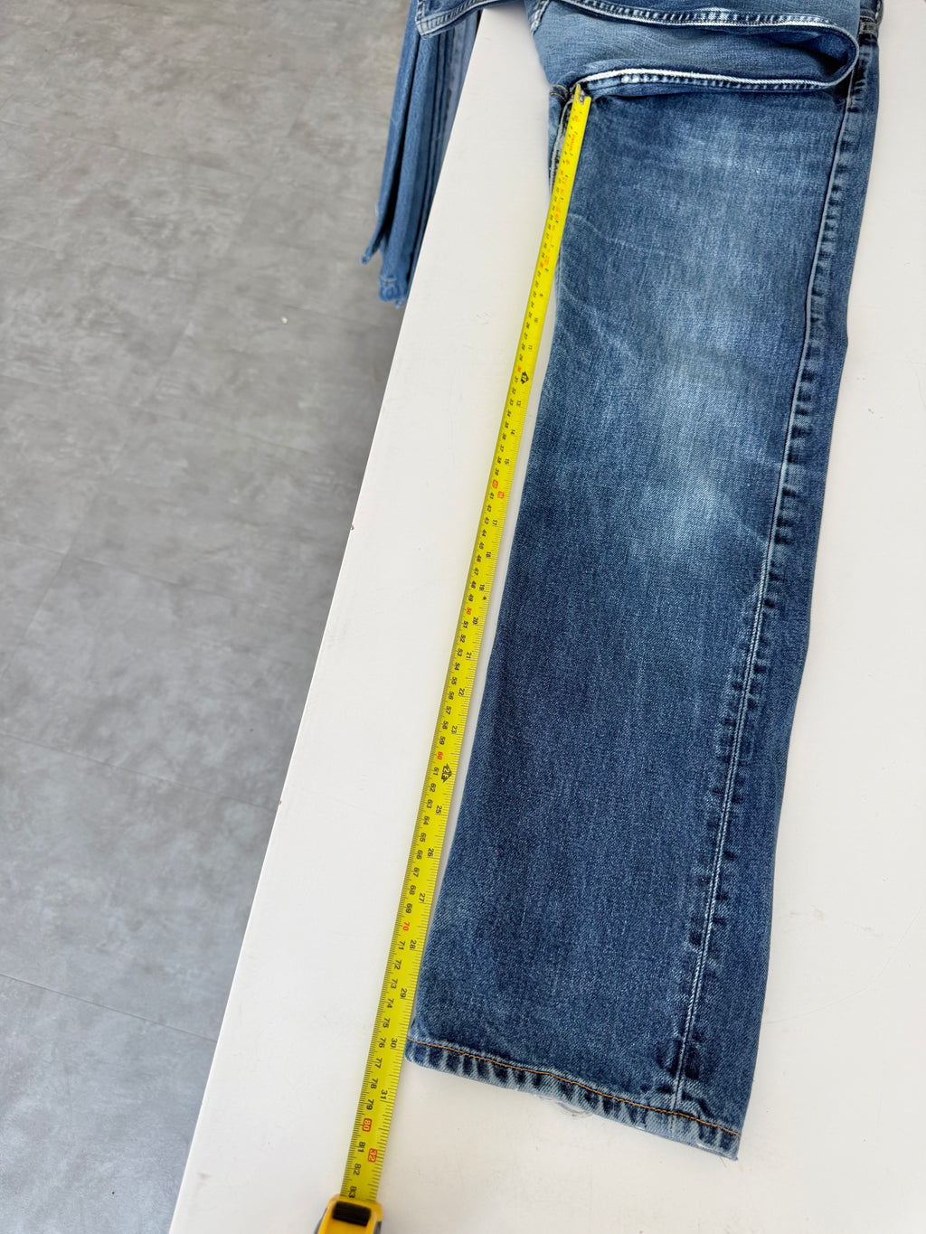 W28 L30 vintage Levis 501s 27/28” measured dark fade blue 501s Y2K