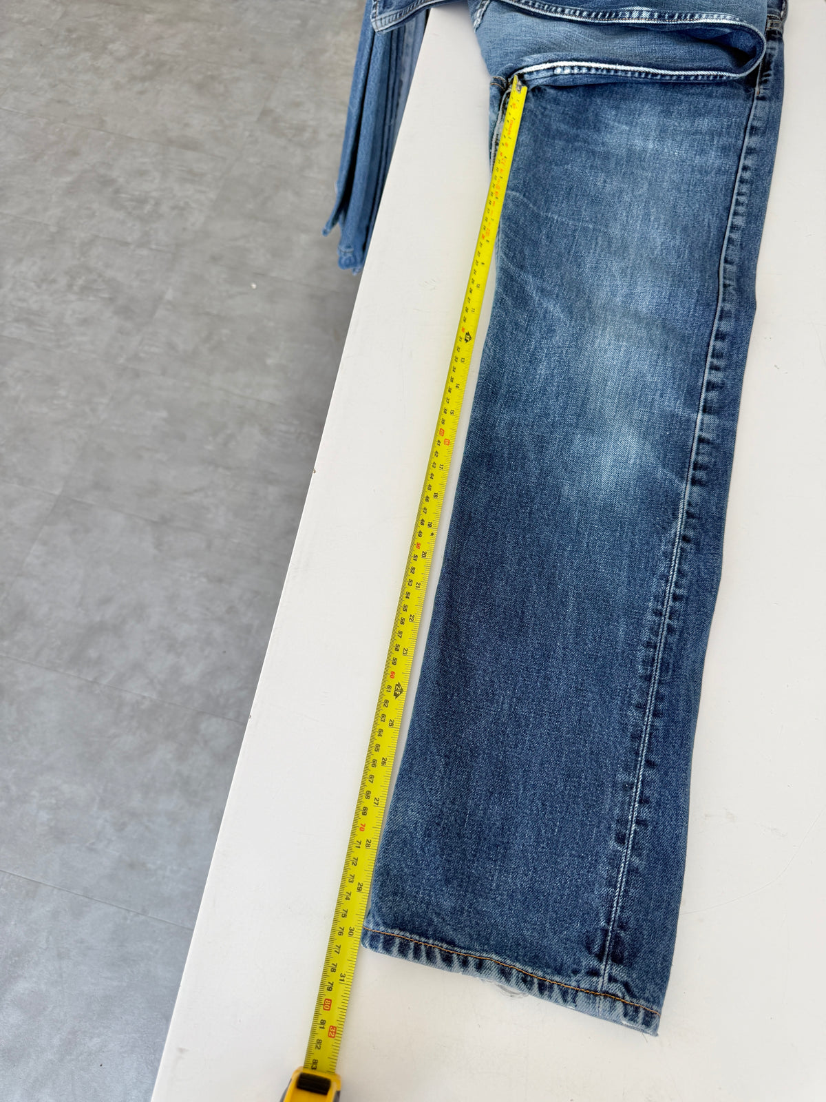 W28 L30 vintage Levis 501s 27/28” measured dark fade blue 501s Y2K