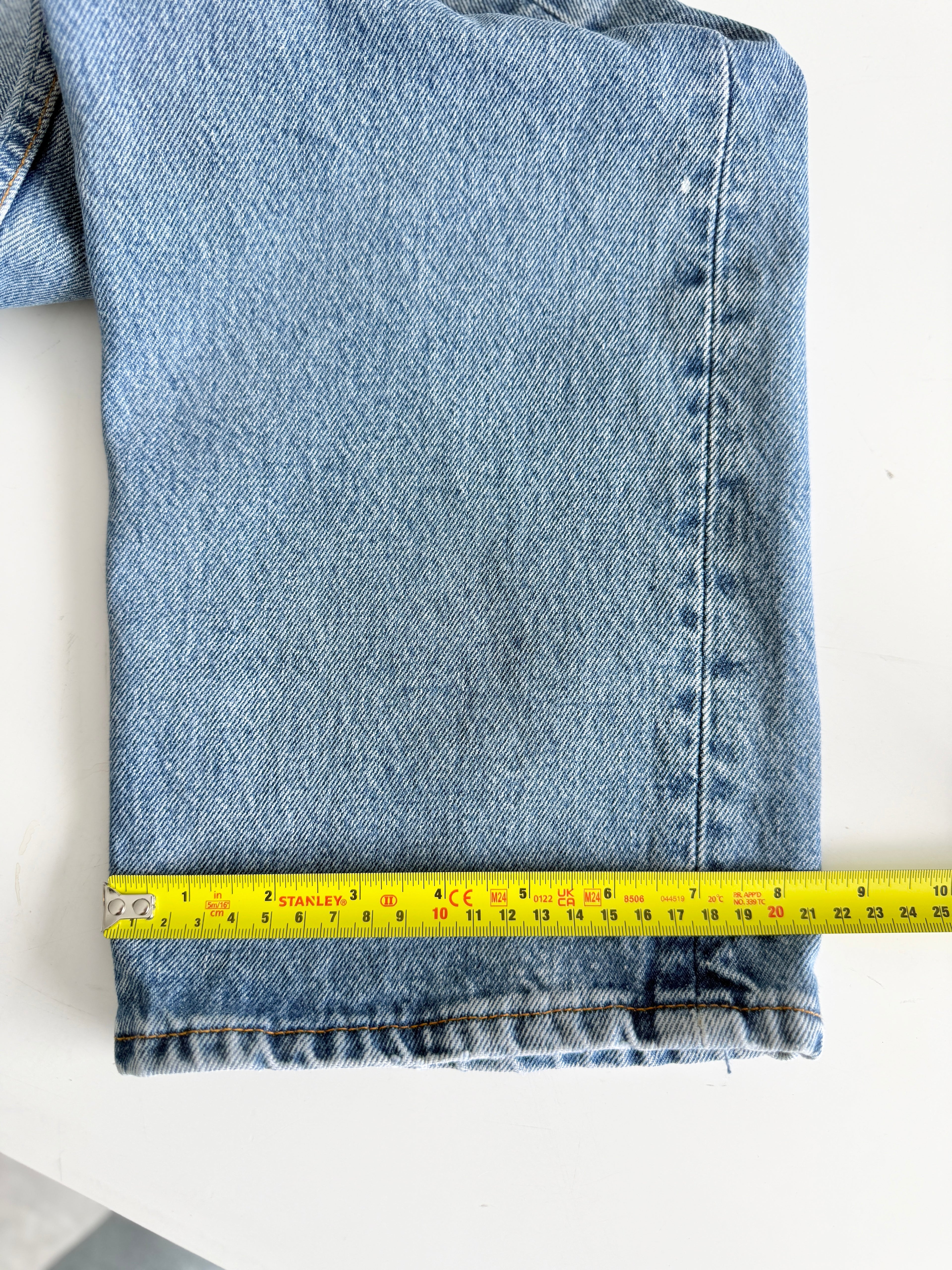 W33 L33 vintage Levis 501 32/33” measured medium blue faded 90s USA Levi’s 501s