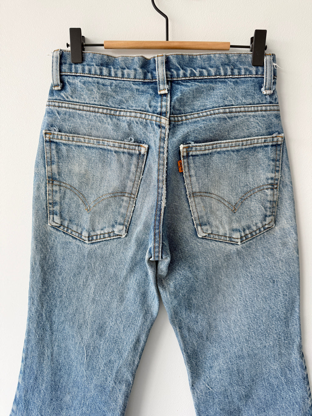 W26 L29 vintage Levis 684 26” measured waist faded blue 684s USA 70s