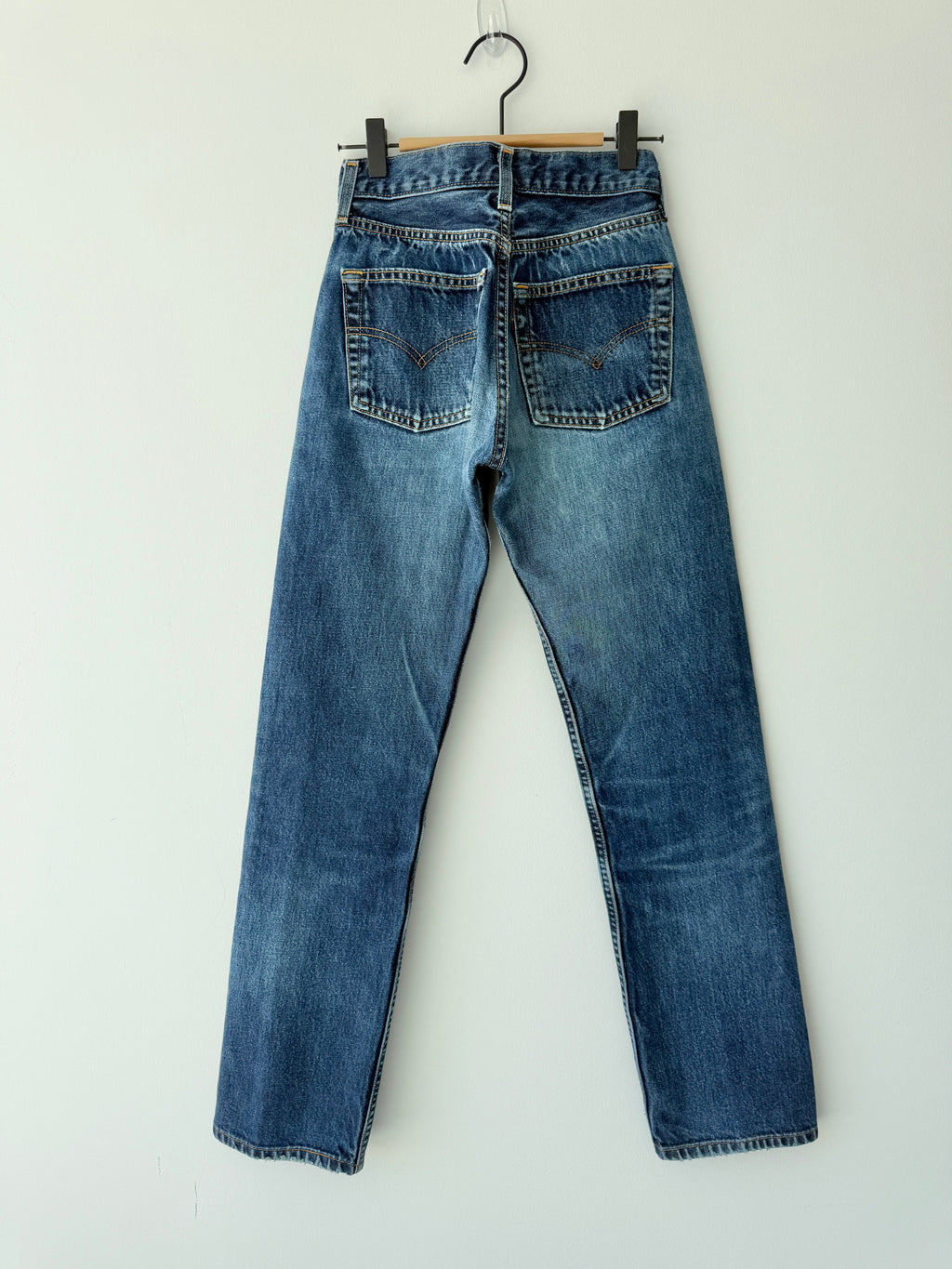 W24 L29 vintage Levis 501 23/24” measured waist dark indigo faded blue 501s