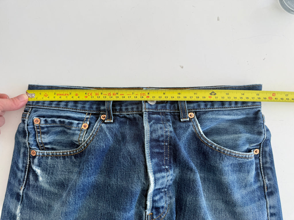 W29 L28 vintage Levis 501s 28/29” measured waist indigo faded blue Y2K  501s