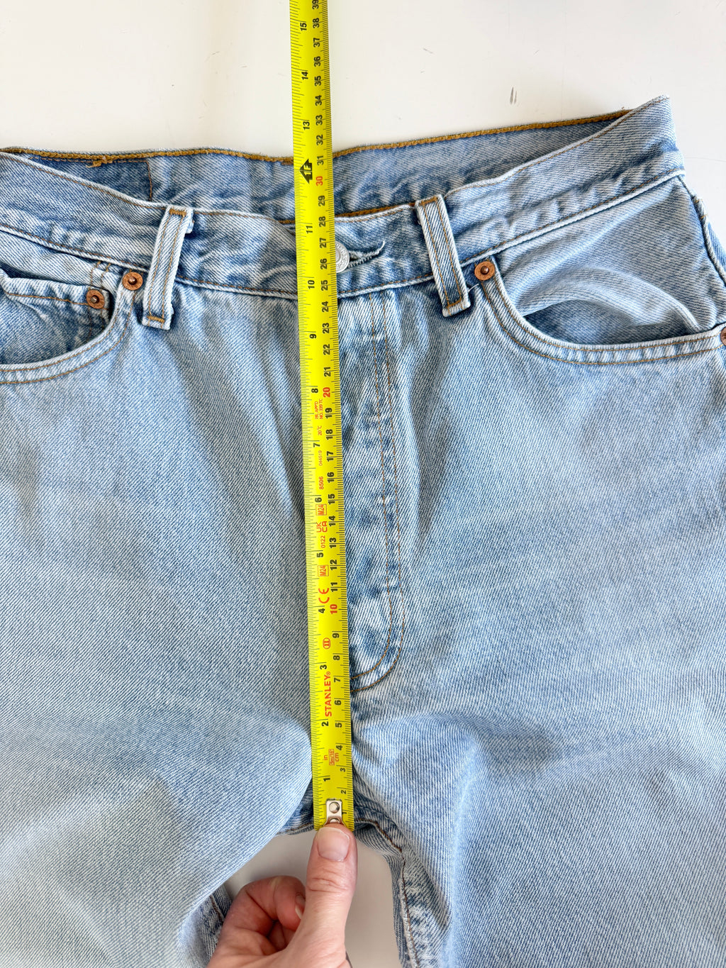 W29 L32 vintage Levis 501 28/29” light blue Levi’s 501s 90s