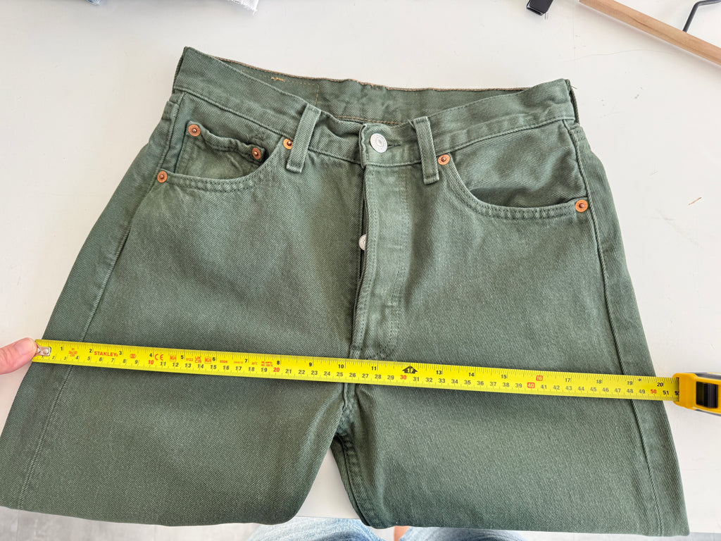 W26 L31 vintage Levis 501 khaki green 25/26” measured waist 501s 90s