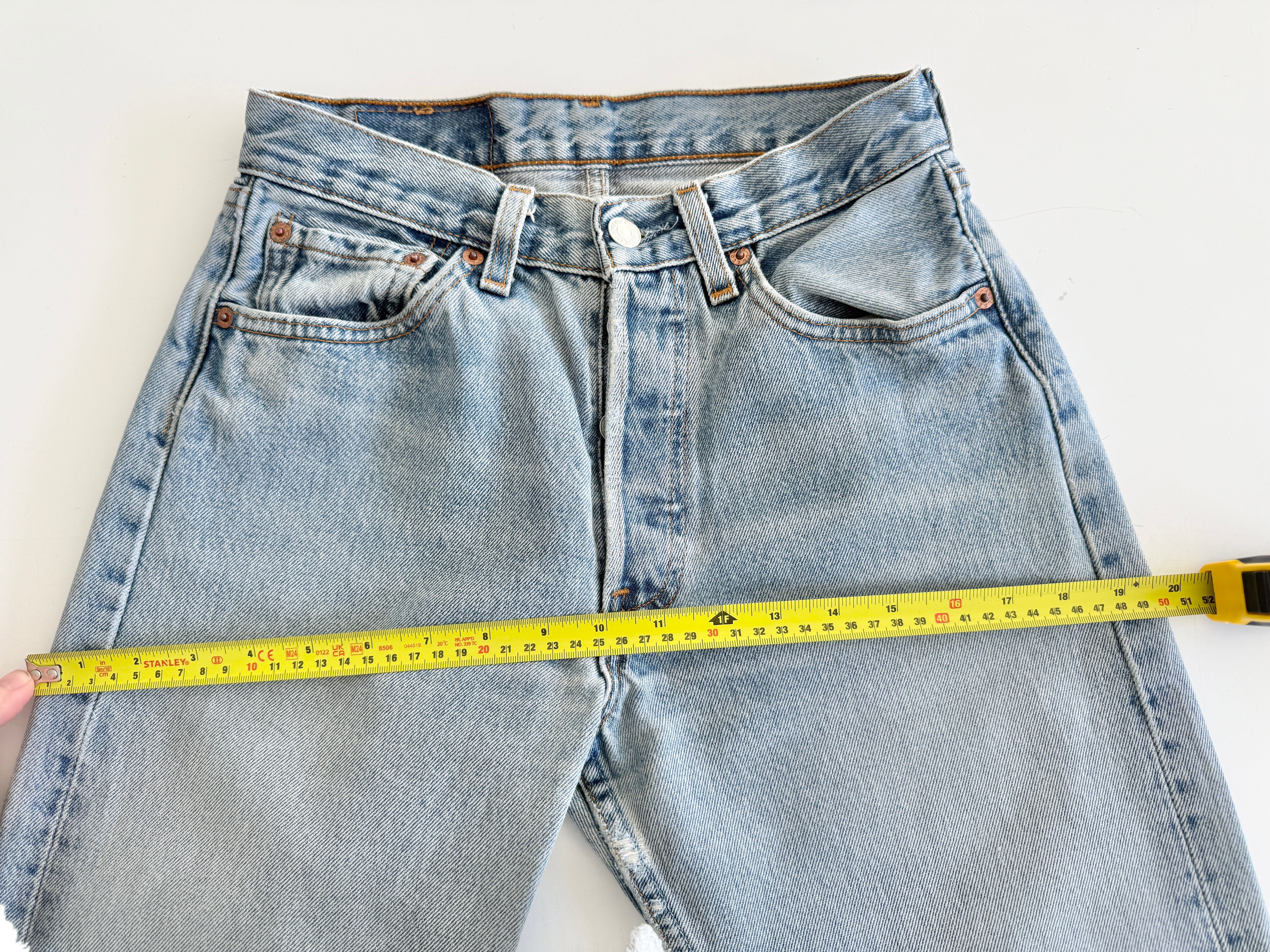 W25 L29 vintage Levis 501 24-25” measured “for women” light blue denim USA y2k