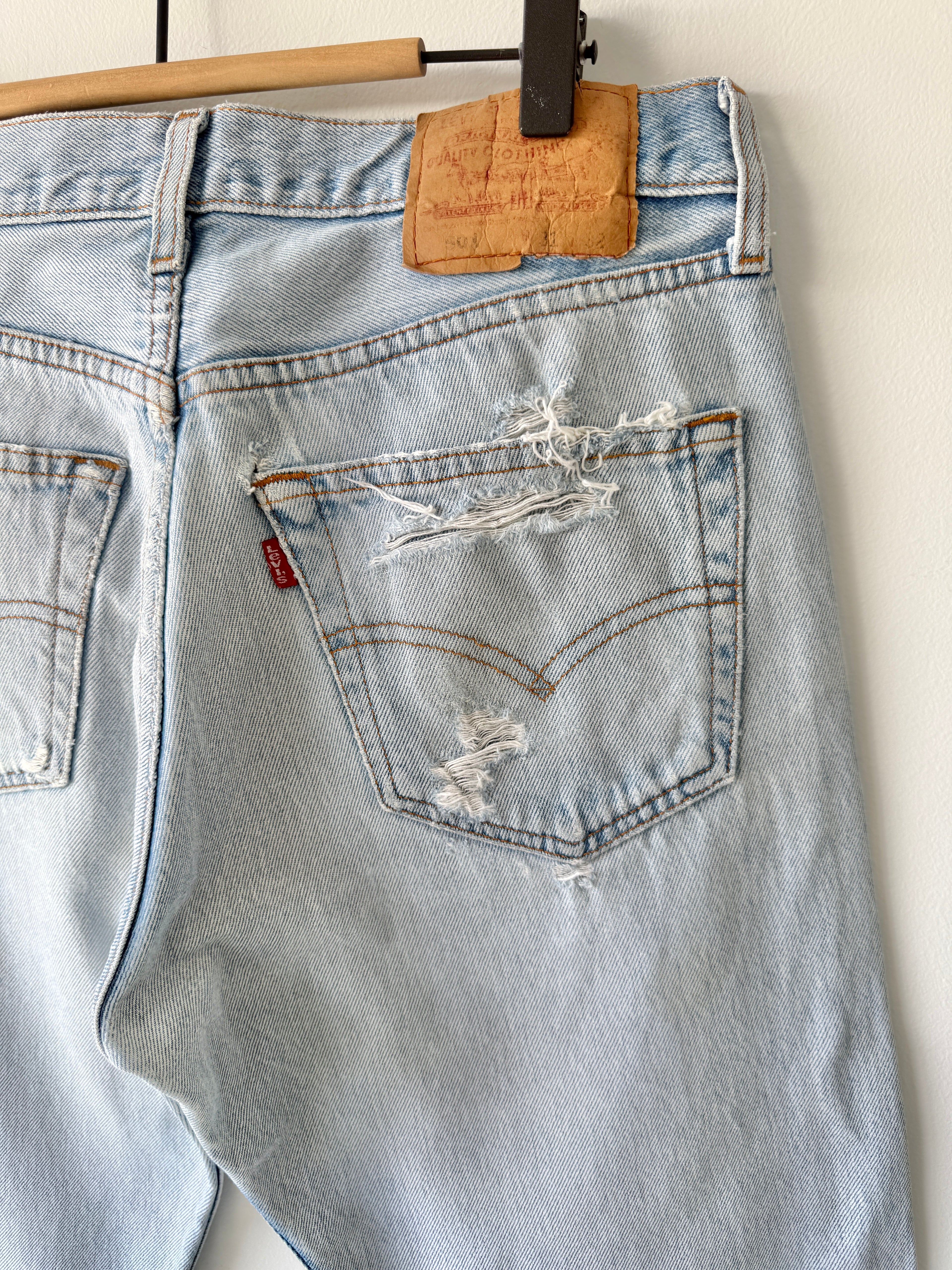 W30 L31 vintage Levis 501 29/30” light blue Levi’s 501s destroyed but beautiful denim