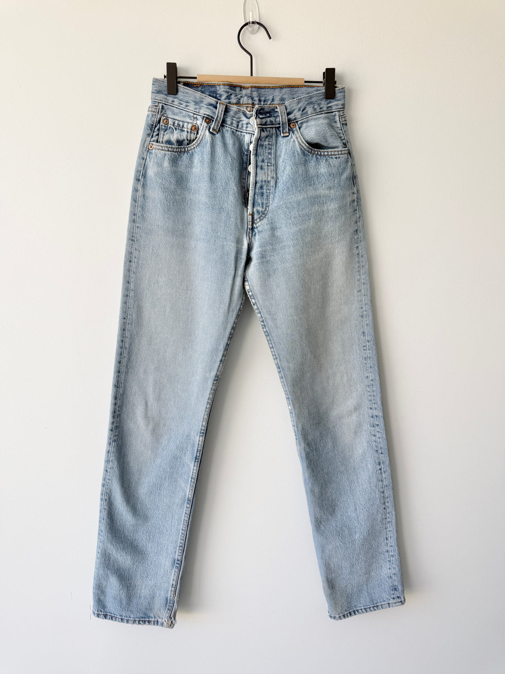 Soft W27 L32 vintage Levis 501s 26/27” measured light blue faded 90s USA 501s slim hips