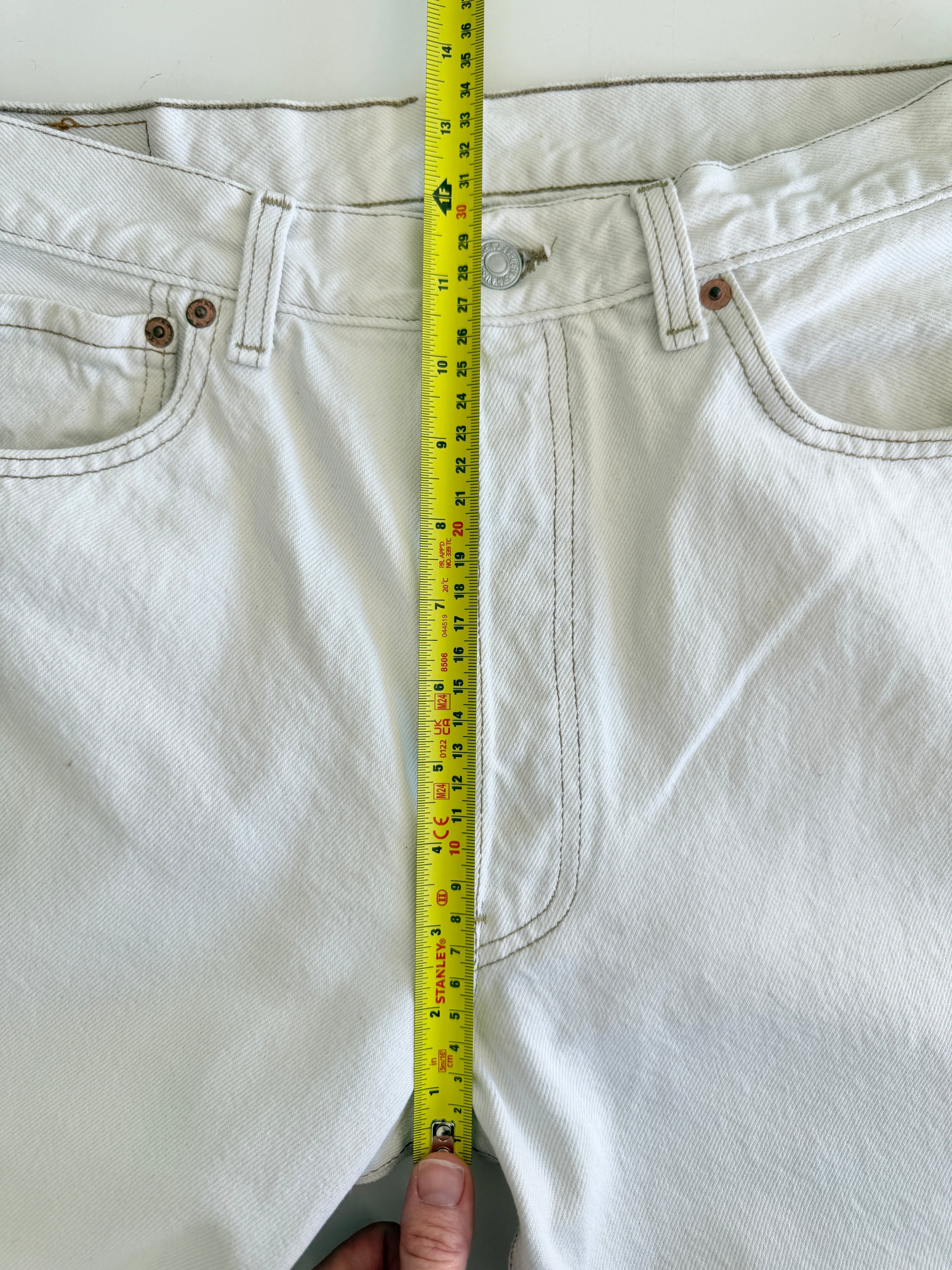 W31 L30 vintage Levis 501 30/31” measured white denim 90s Levi’s 501s