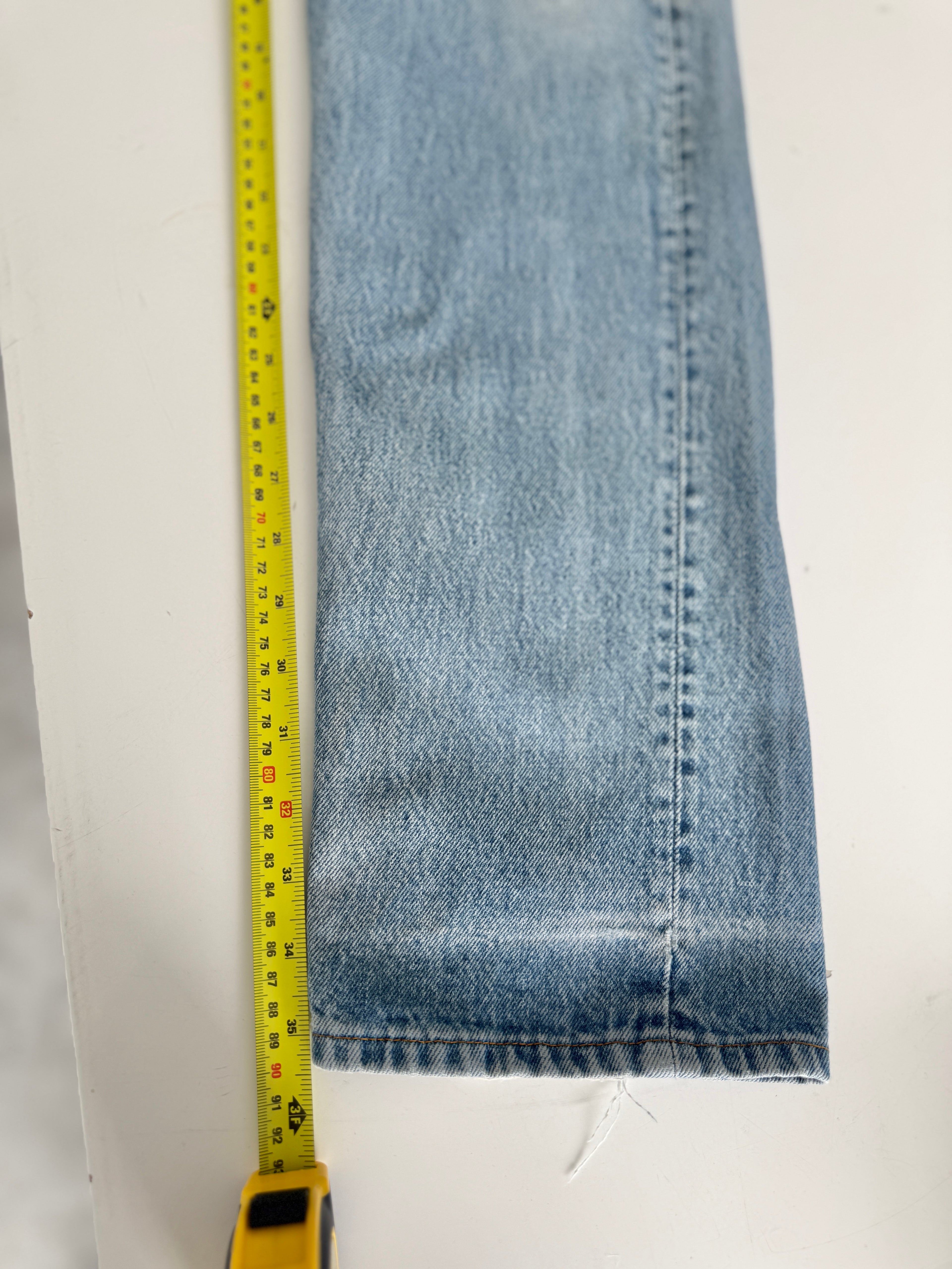W28 L35 vintage Levis 501 27/28” measured medium light faded blue denim 80s Levi’s 501s