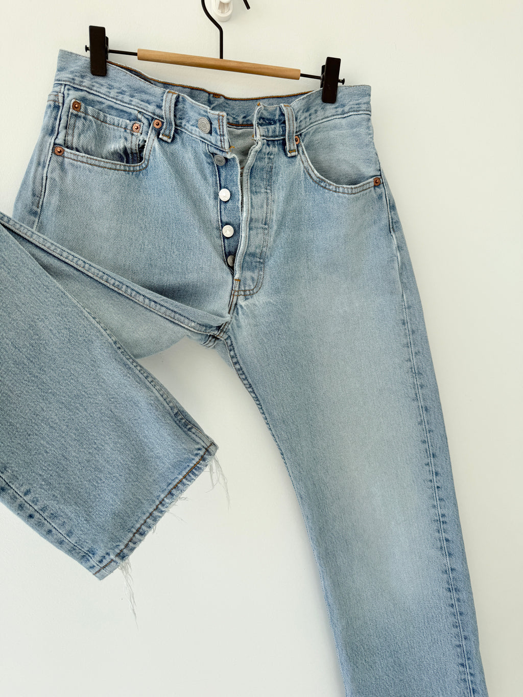 W29 L30 vintage Levis 501 28/29” measured light faded blue denim Levi’s 501s USA
