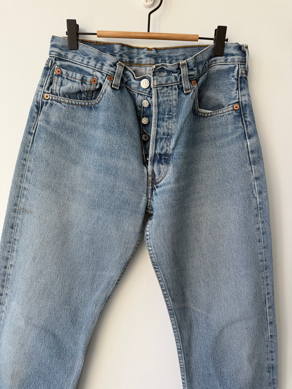 W29 L30 vintage Levis 501 29” measured medium faded blue Y2K Levi’s 501s