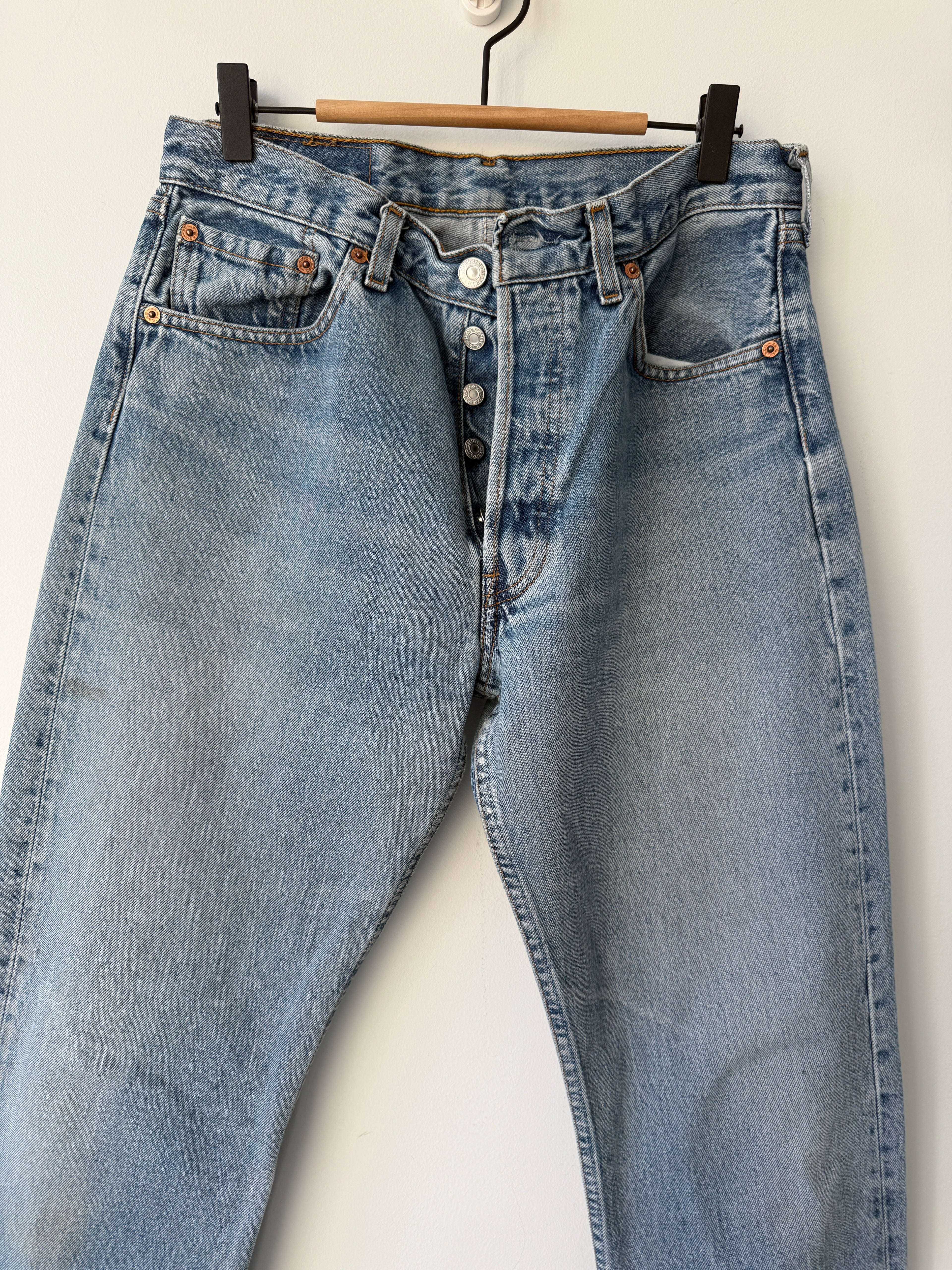 W29 L30 vintage Levis 501 29” measured medium faded blue Y2K Levi’s 501s