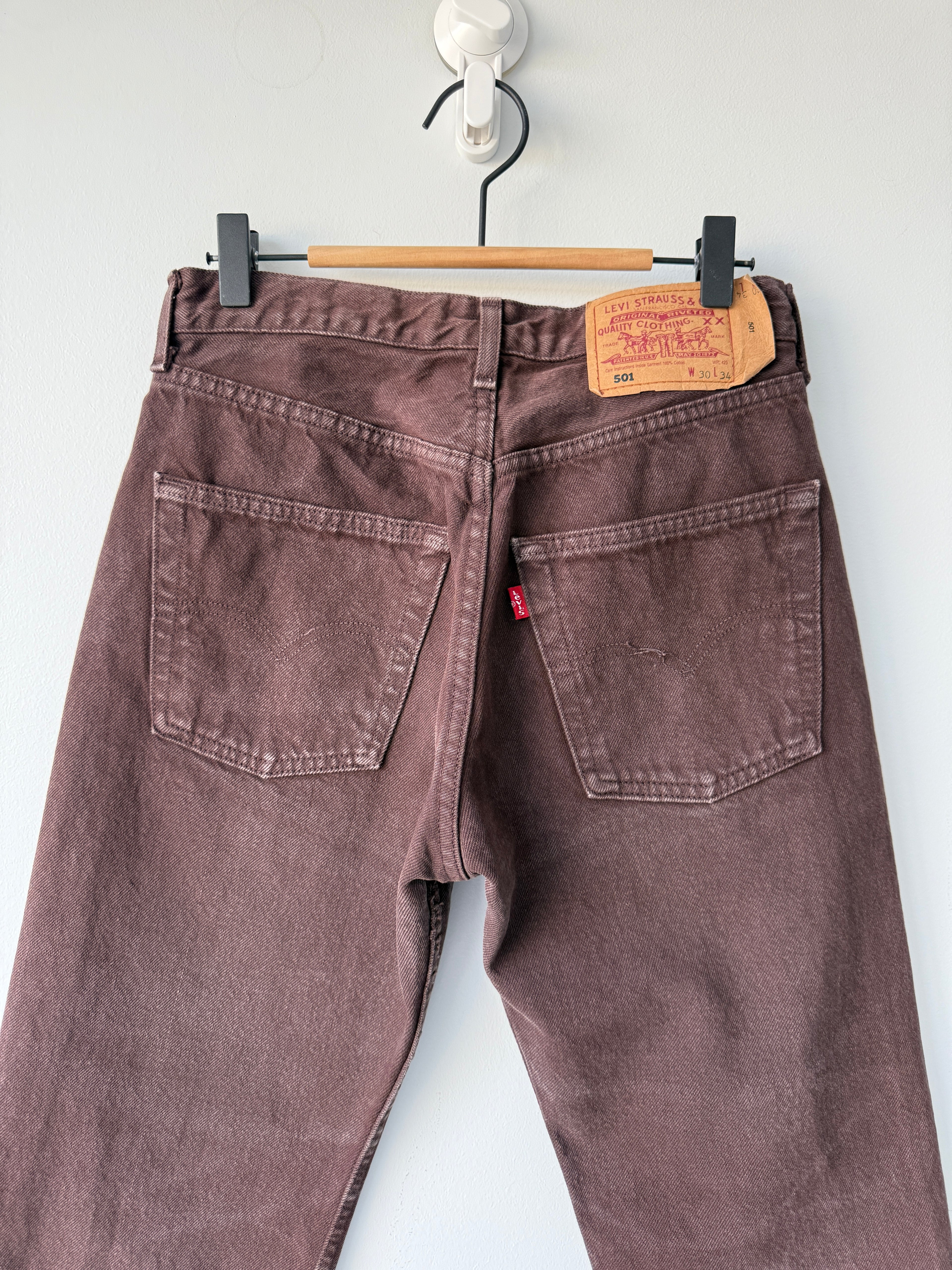 W27 L26 vintage Levis 501 26-27” dark brown 90s Levi’s 501s