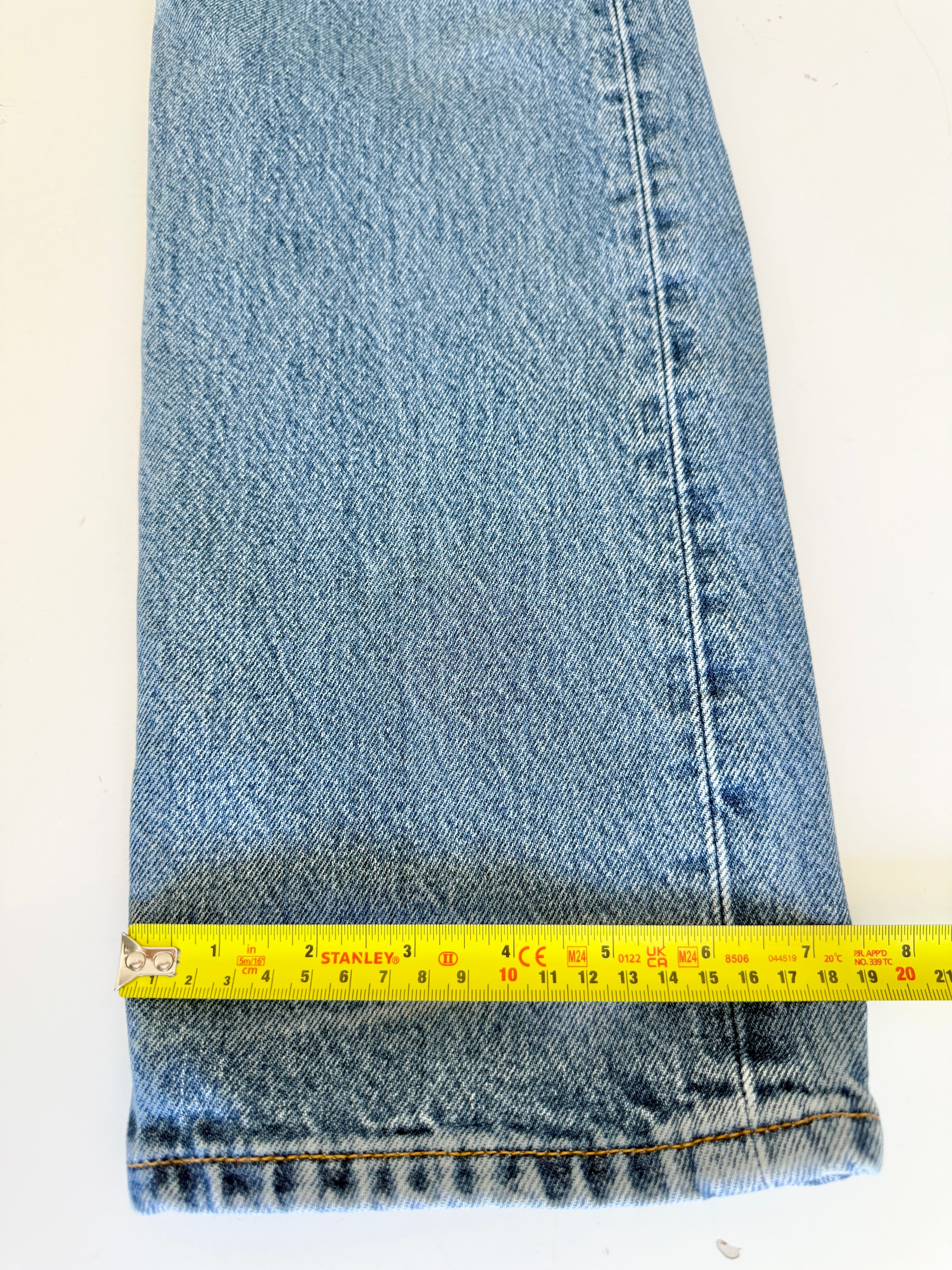 W26 L30 vintage Levis 501 25-26” medium blue 90s Levi’s 501s