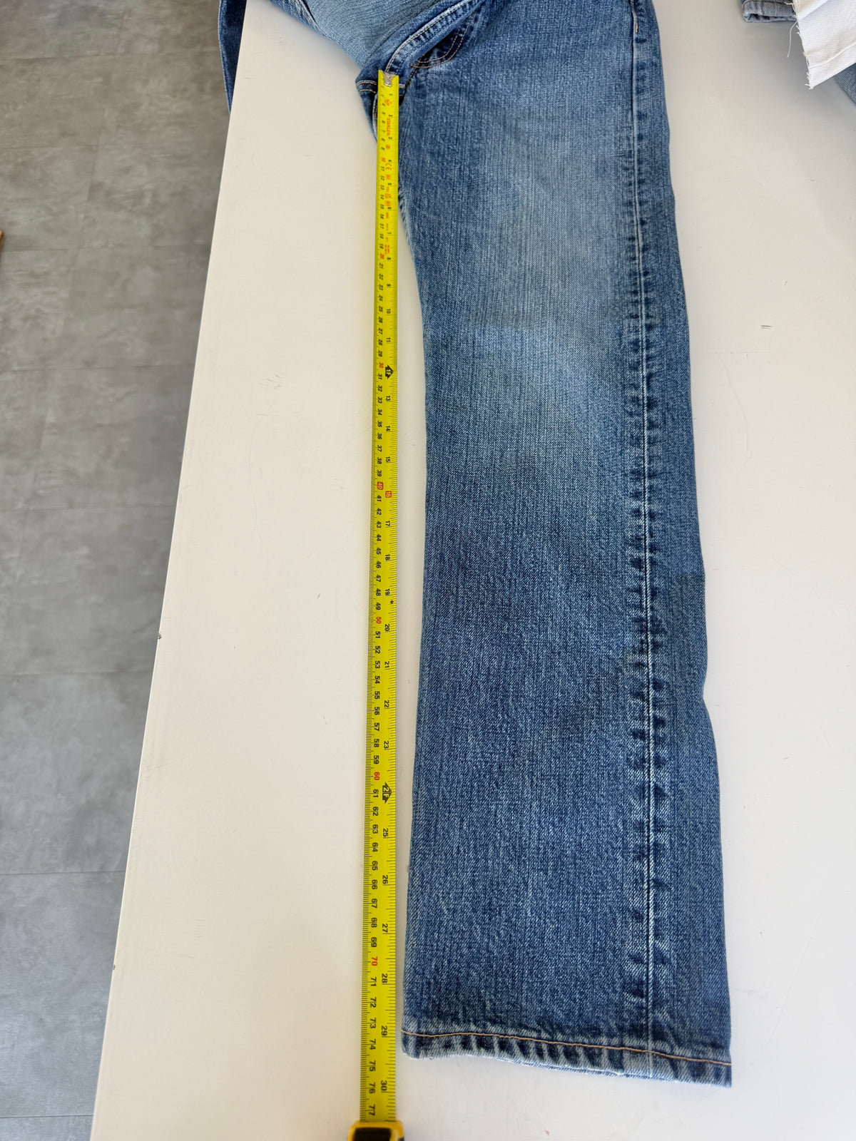 W24 L31 vintage Levis 501 23/24” measured waist dark faded blue 90s 501s