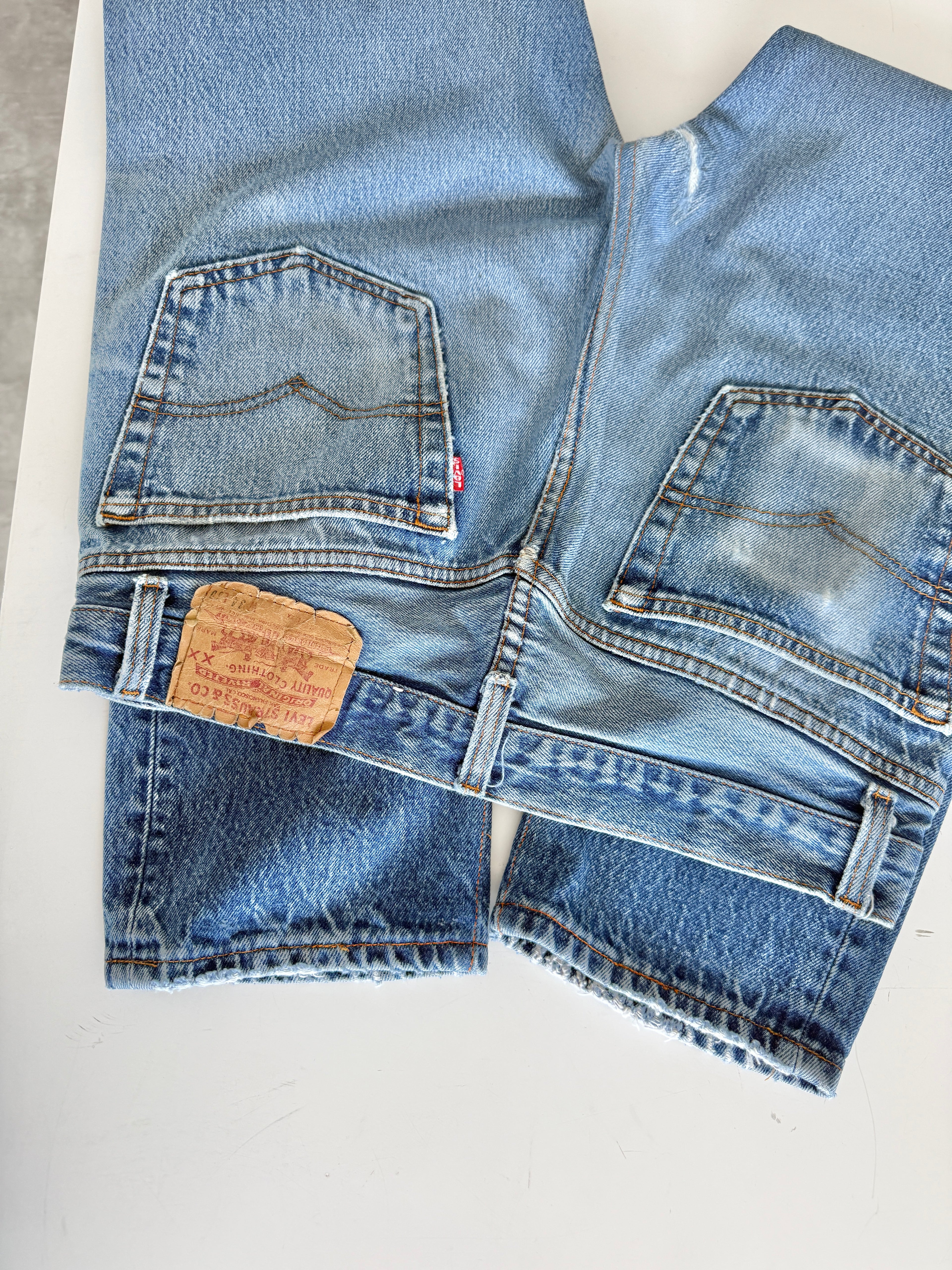 W30 L27 vintage Levis 501 29/30” dark blue faded Levi’s 501s USA 80s collectors addition