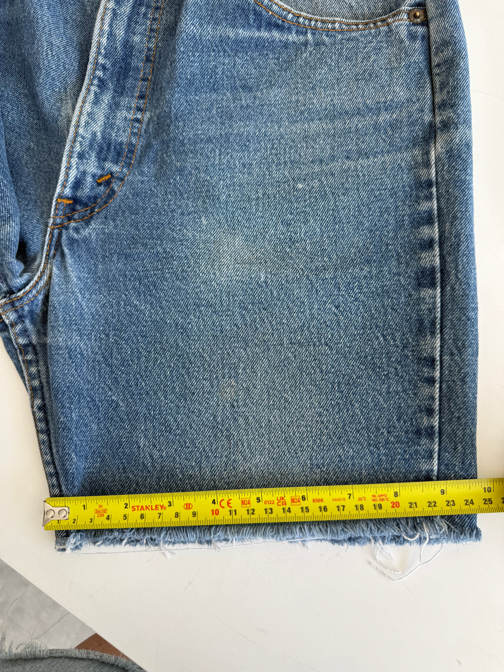 W30 L29 vintage Levis 517 30/31” measured waist medium blue faded  80s 517s shorts