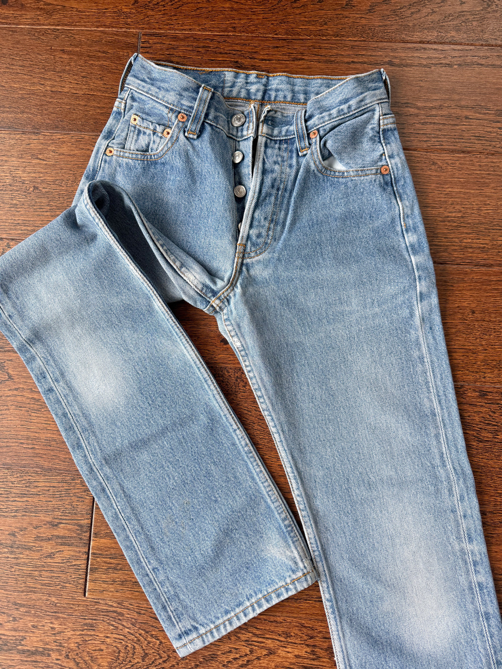 Softer w22 L27 Levis 501 vintage medium blue 90s denim straight leg jeans 501 21”/22” waist