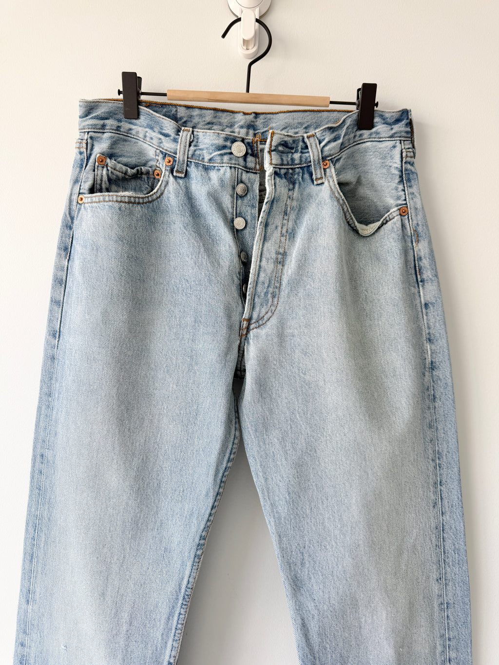 W29 L35 vintage Levis 501 28-29” measured light blue faded 90s denim Levi’s 501s