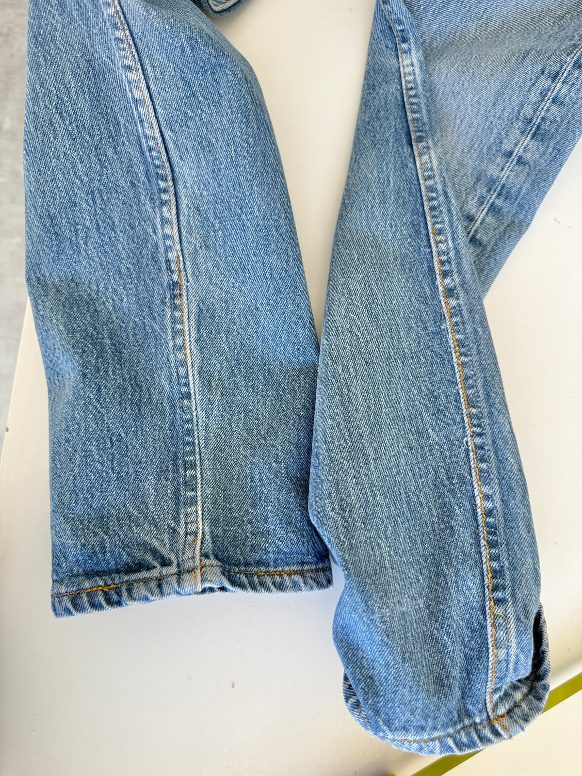 W27 L31 vintage Levis 501s 27” measured dark faded blue 501s 90s USA
