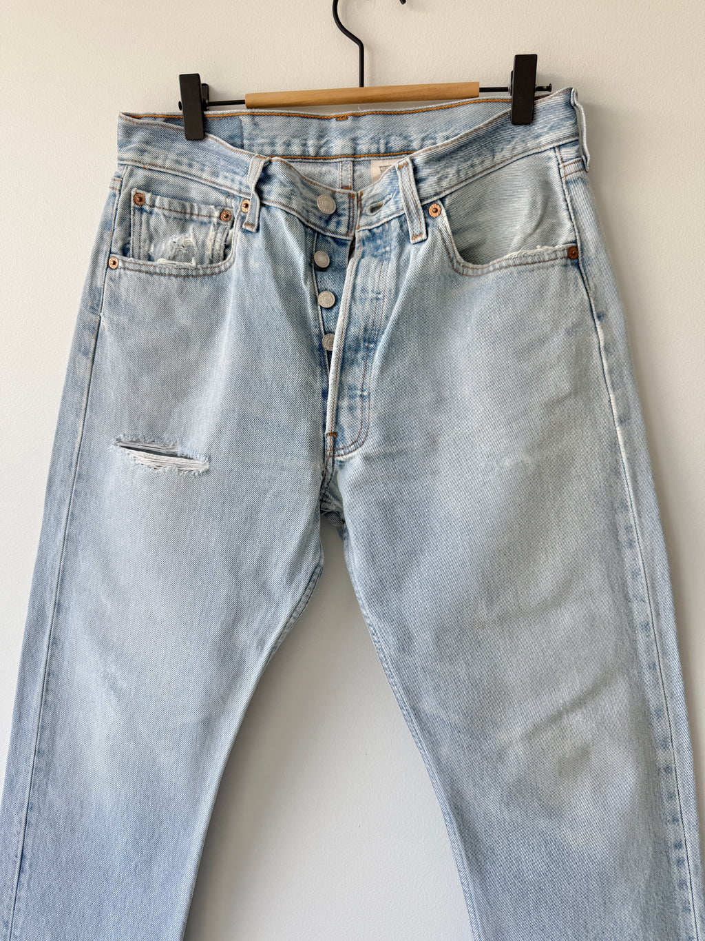 W30 L31 vintage Levis 501 29/30” light blue Levi’s 501s destroyed but beautiful denim
