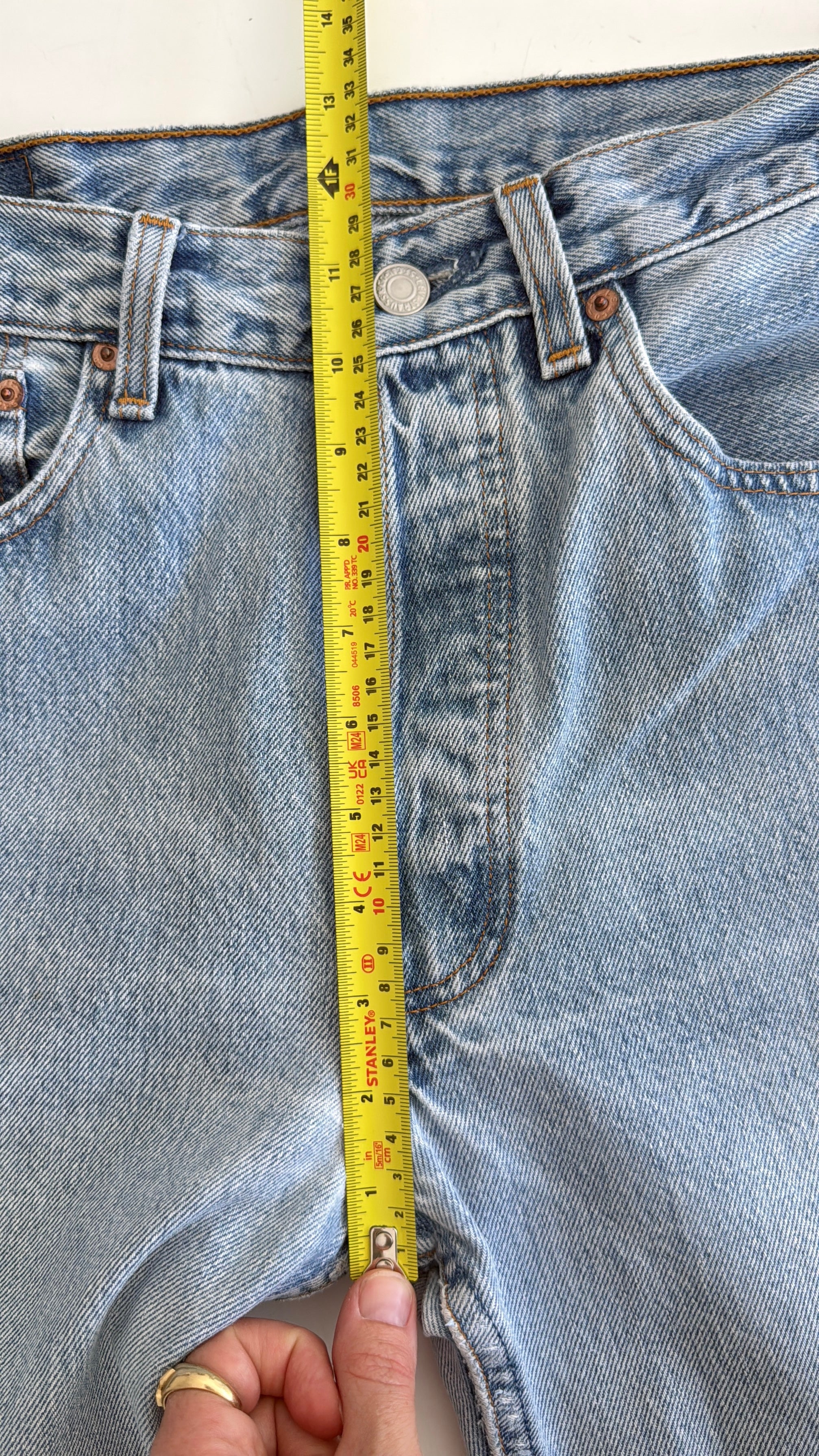 W29 L31 vintage Levis 501 29” measured waist light faded blue USA 90s 501s
