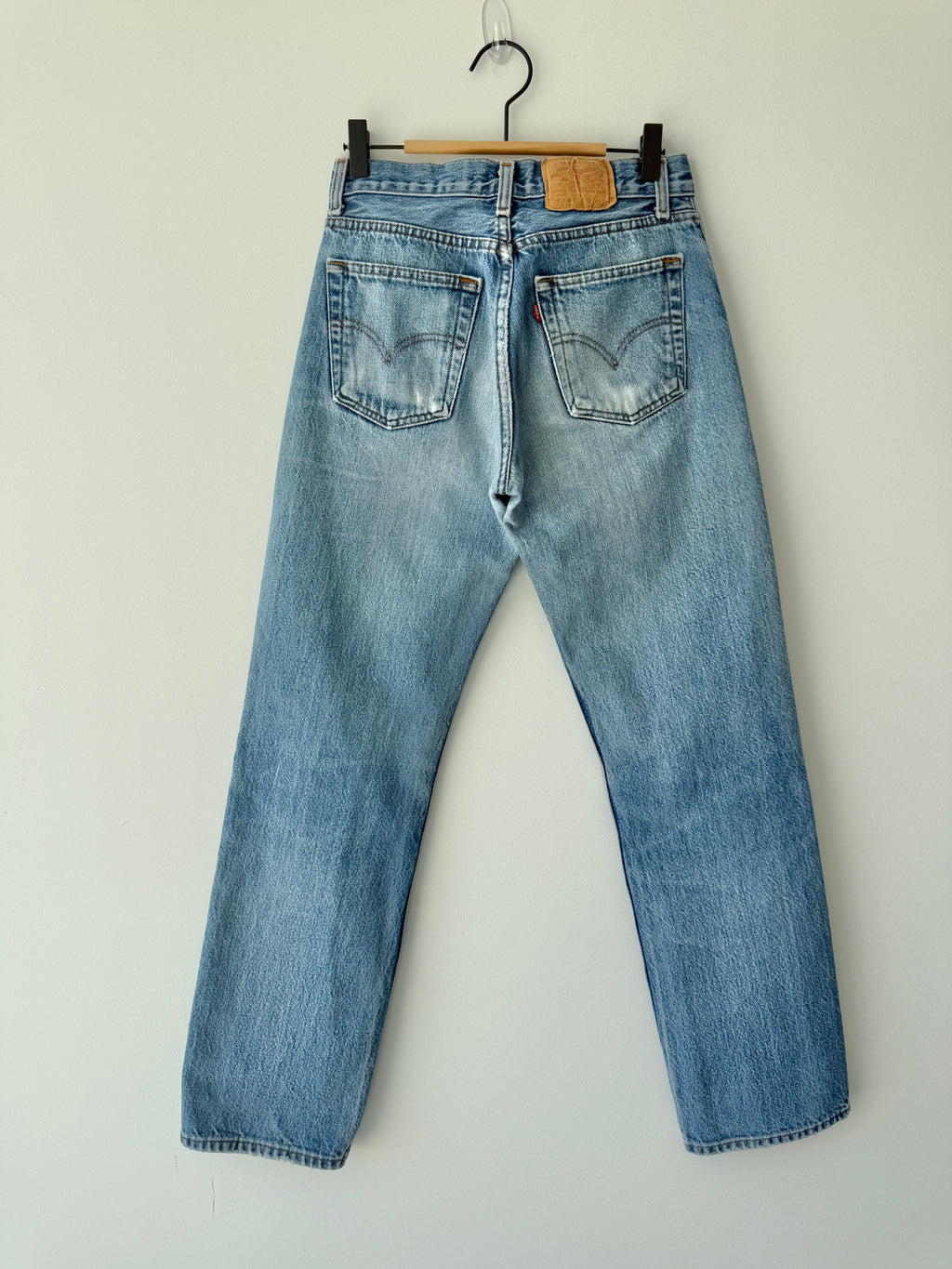 W27 L30 vintage Levis 701s 26/27” measured waist medium faded blue USA 80s 701s