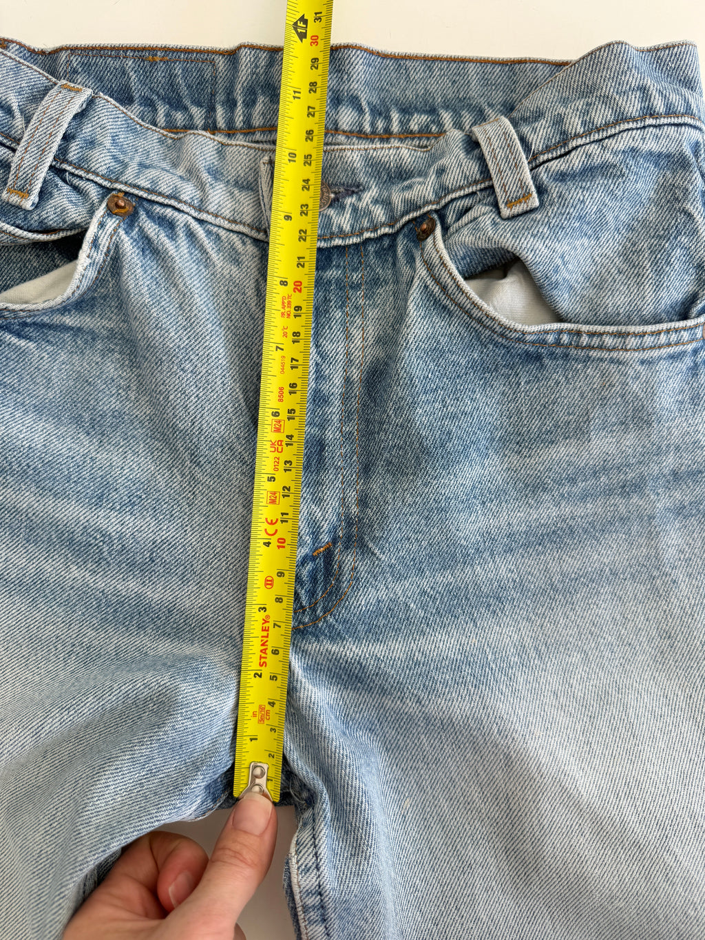 W25 L30 vintage Levis 716 25” measured waist light faded blue USA 70s 716s