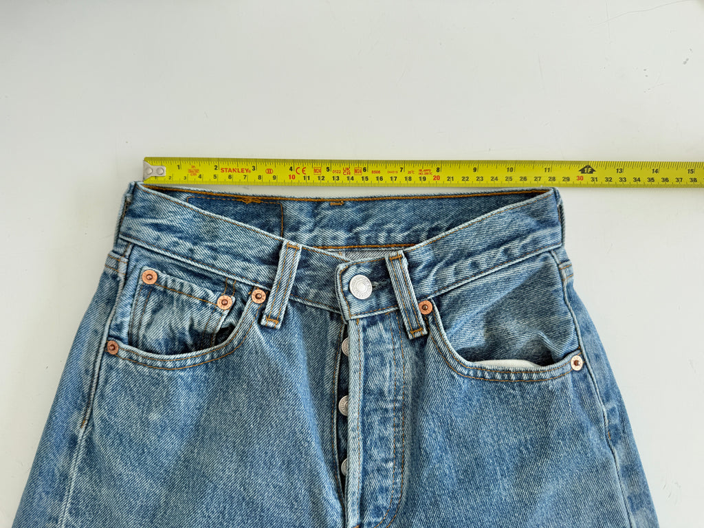 W22 L28 vintage Levis 501 22” measured waist medium faded 501s 90s denim
