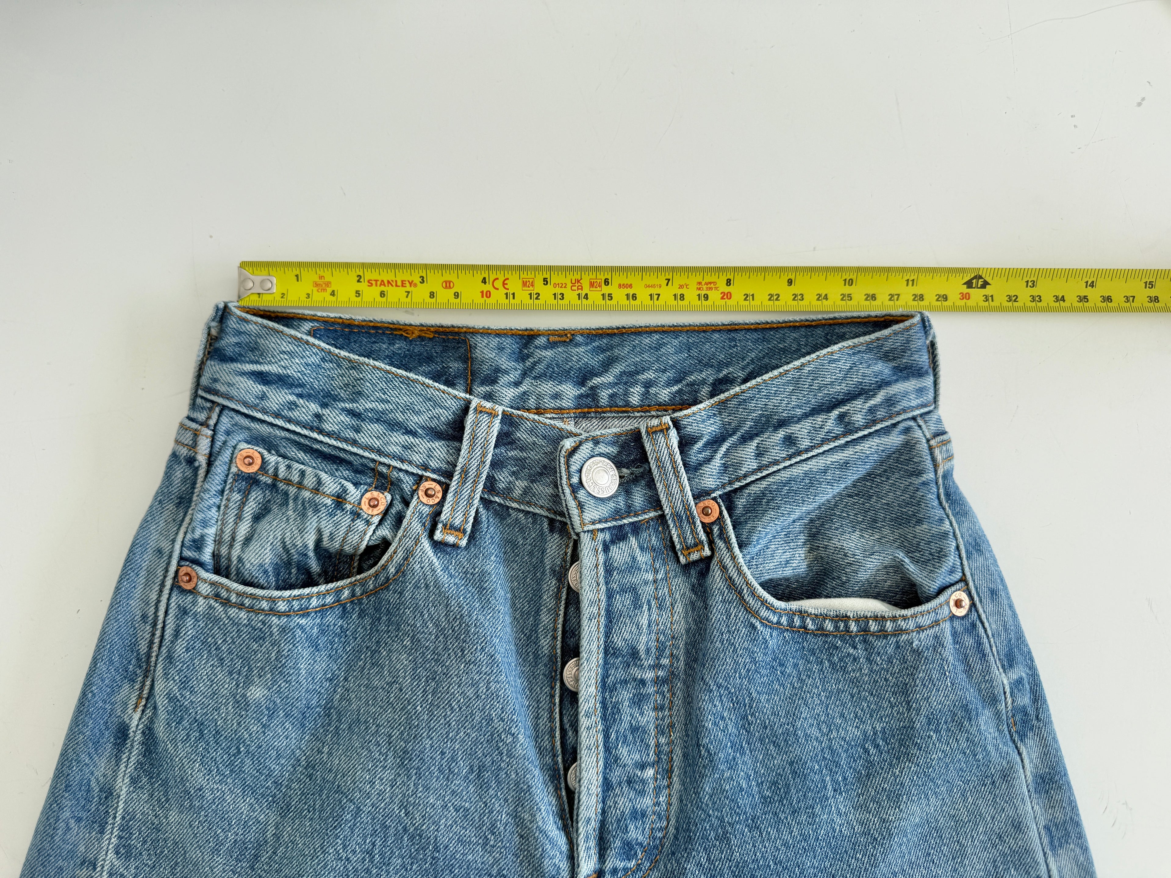 W22 L28 vintage Levis 501 22” measured waist medium faded 501s 90s denim
