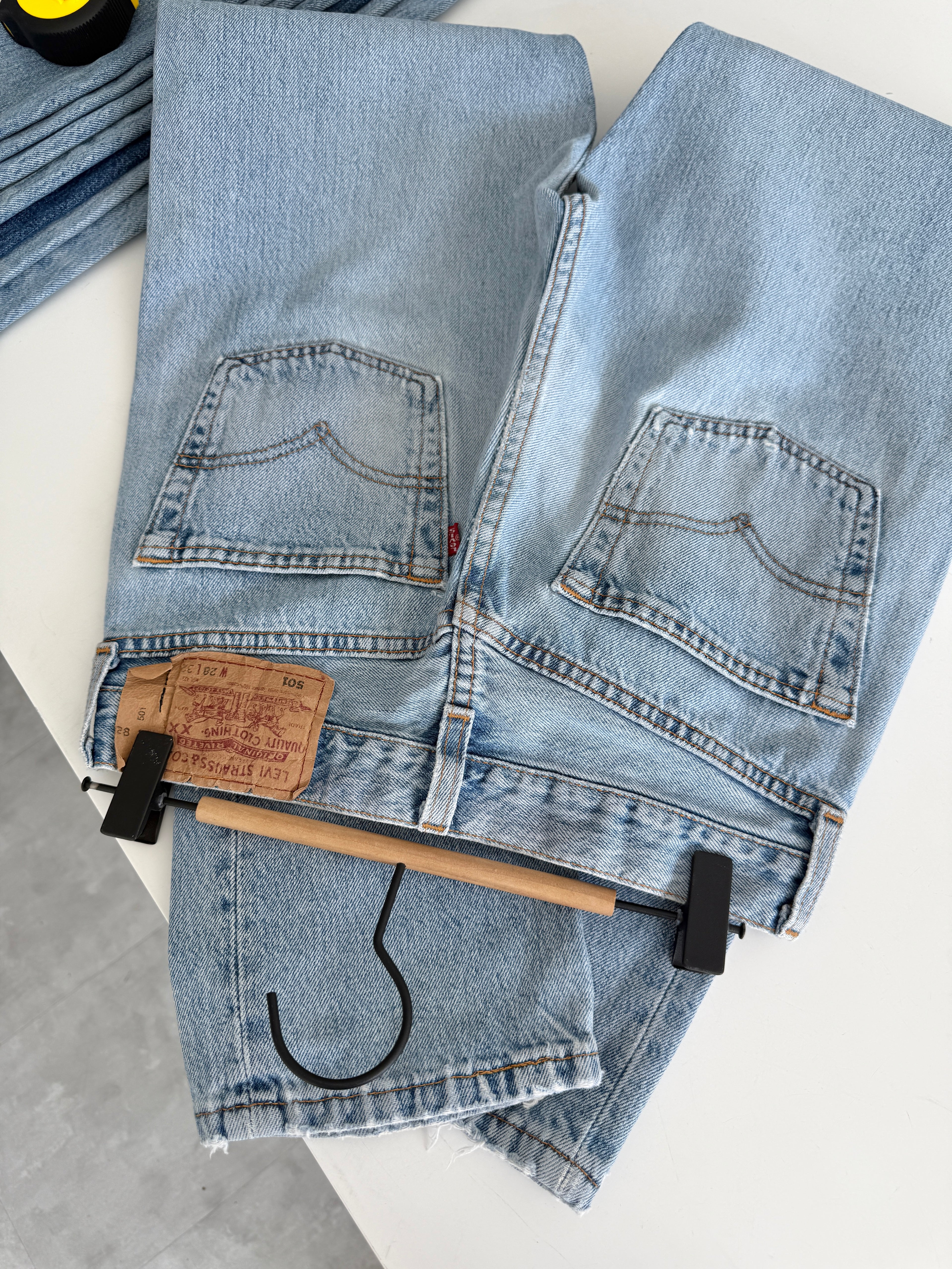 Soft W27 L31 vintage Levis 501 26/27” measured waist light blue 501s made in 90s USA
