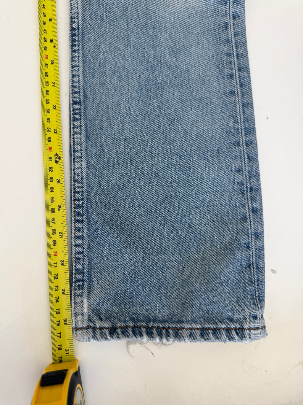 W25 L30 vintage Levis 501s 25” measured light blue faded Y2K 501s