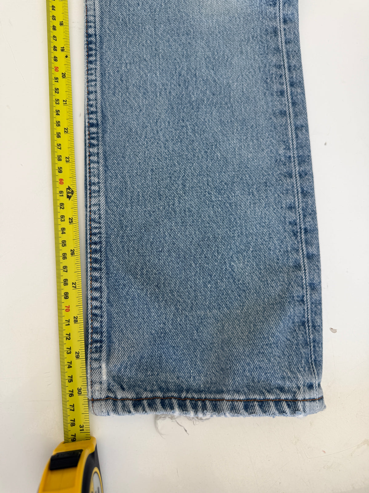 W25 L30 vintage Levis 501s 25” measured light blue faded Y2K 501s