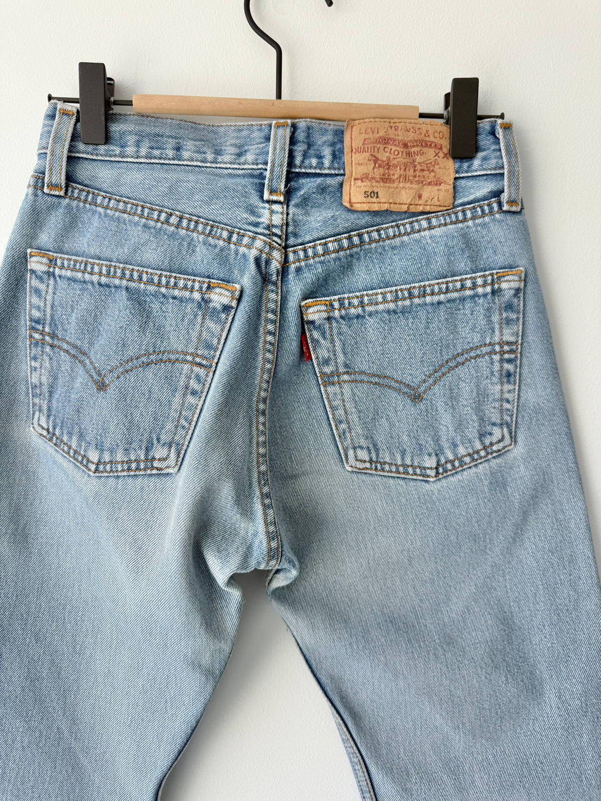 W24 L27 vintage Levis 501s 22/24” measured light blue 501s 90s
