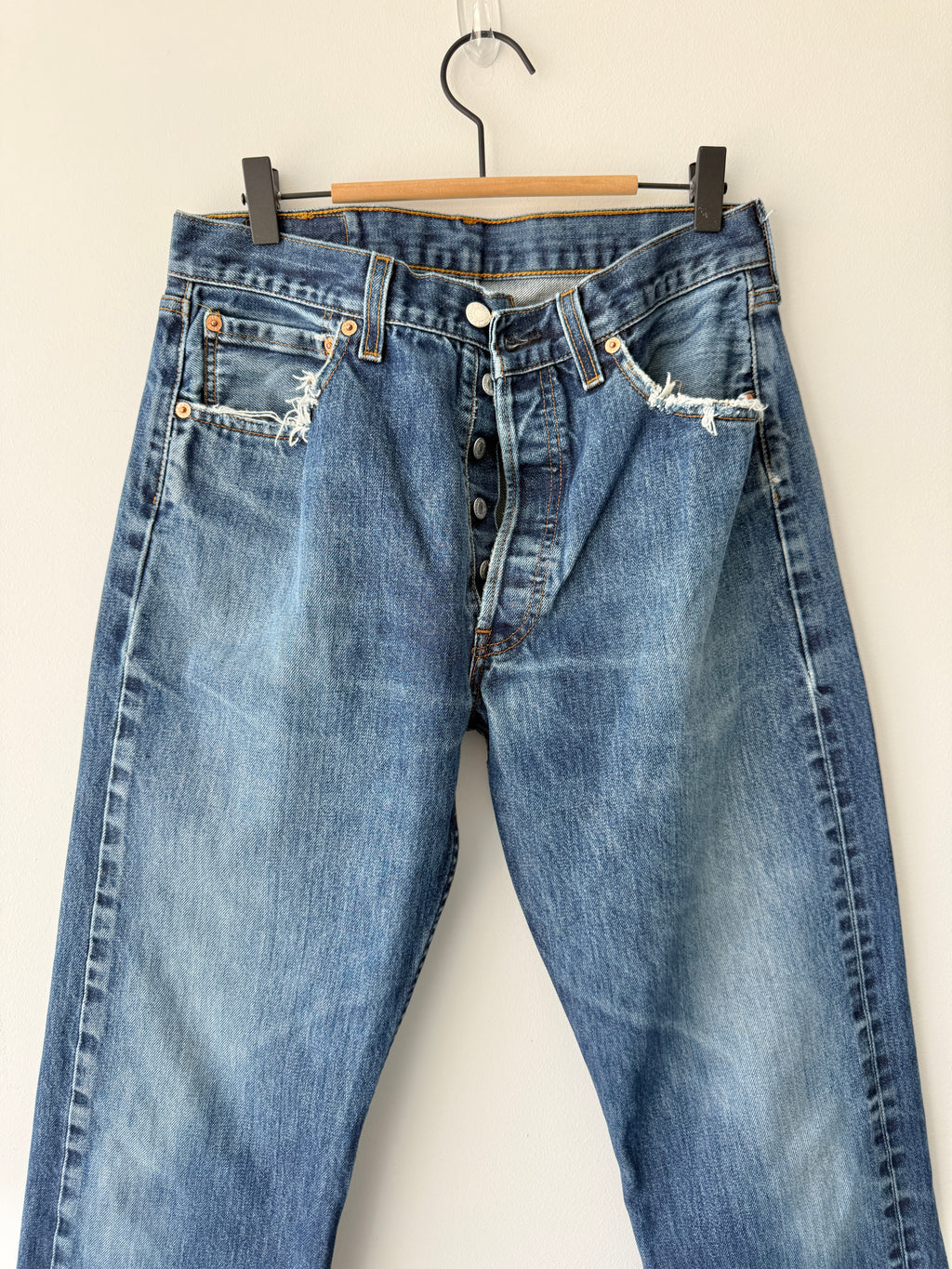 W29 L30 vintage Levis 501 29” measured waist dark indigo faded blue 501s Y2K