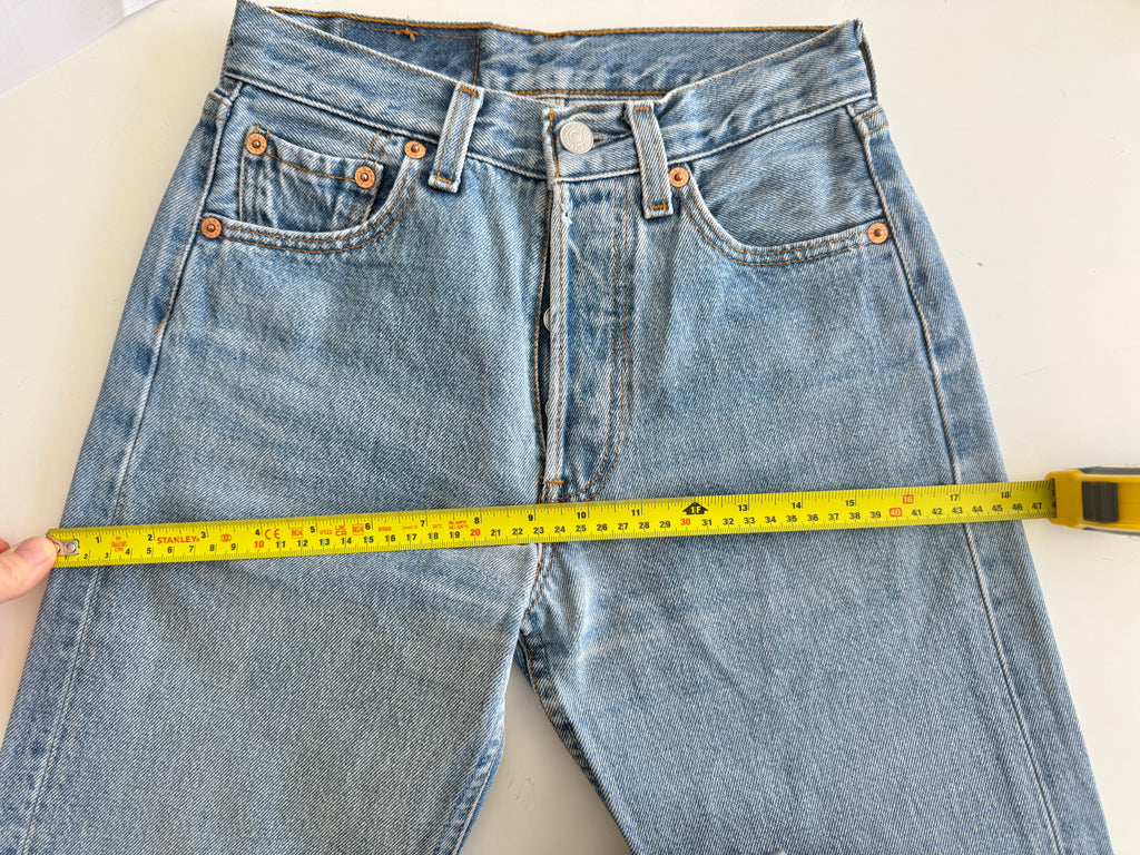 W23 L29 vintage Levis 501s 22-23” measured medium blue 90s Levi’s 501s