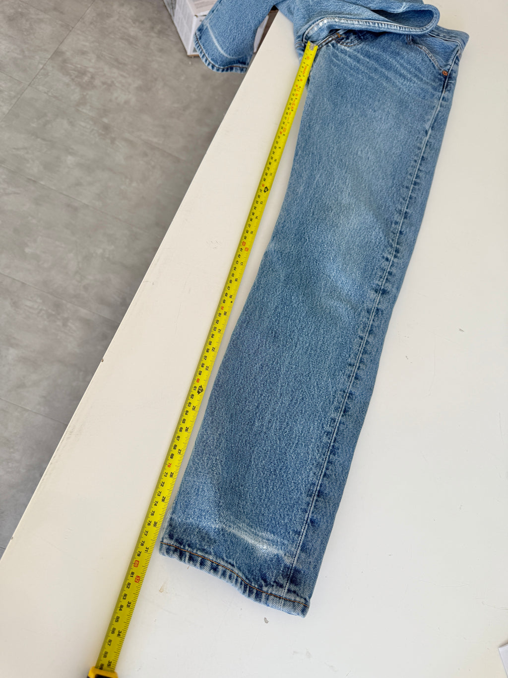 W26 L30 vintage Levis 501 25-26” medium blue 90s Levi’s 501s