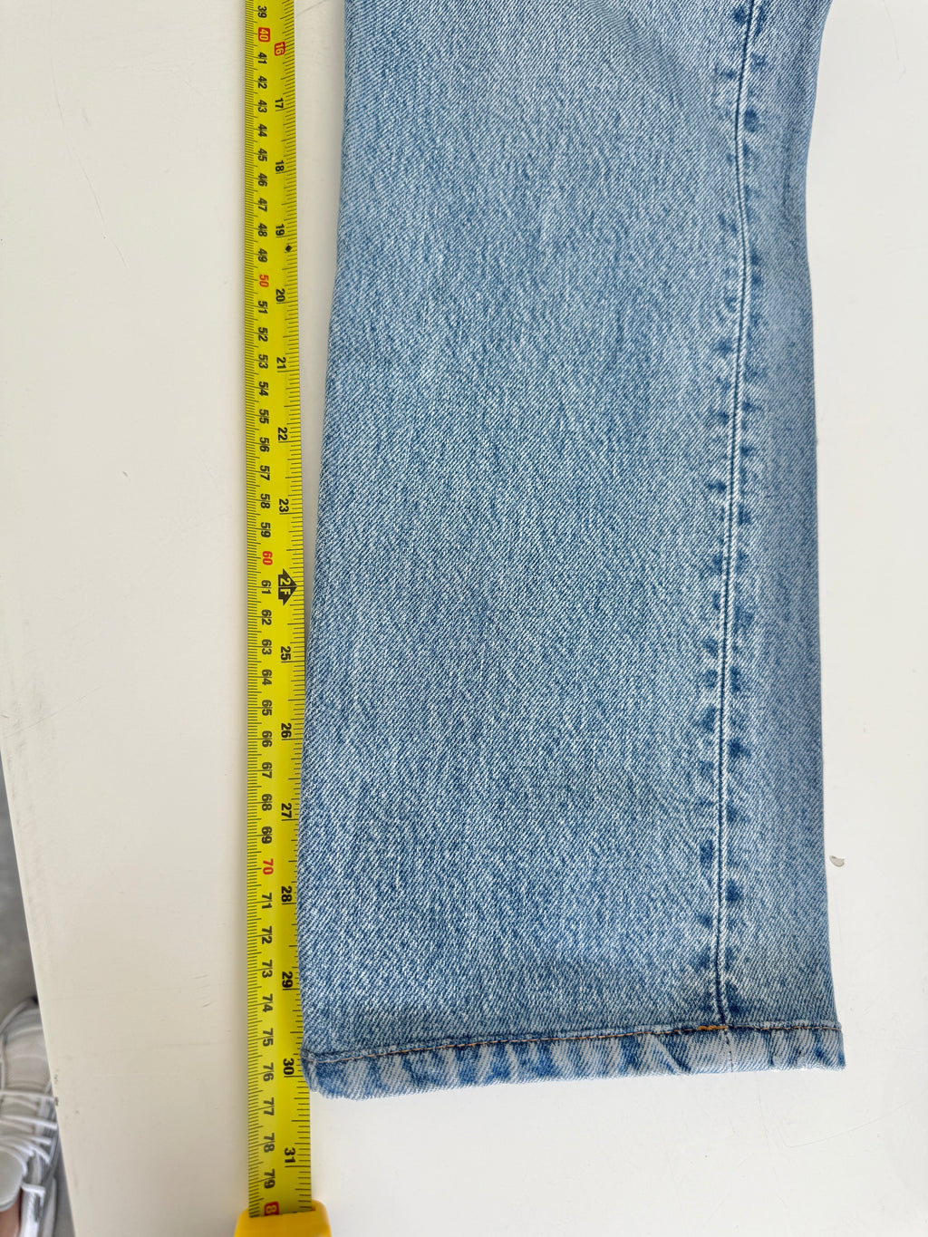 W26 L30 vintage Levis 501 25/26” measured waist medium blue 501s made in 90s
