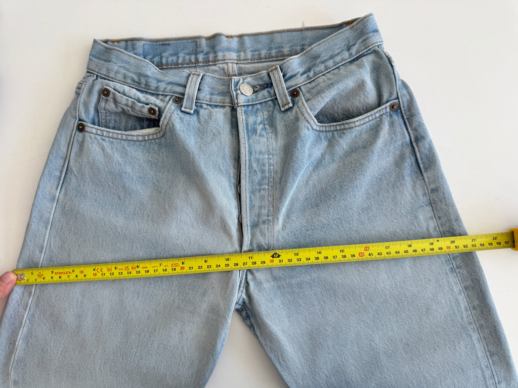 W27 L31 vintage Levis 501 26/27” measured waist light blue faded  90s USA 501s