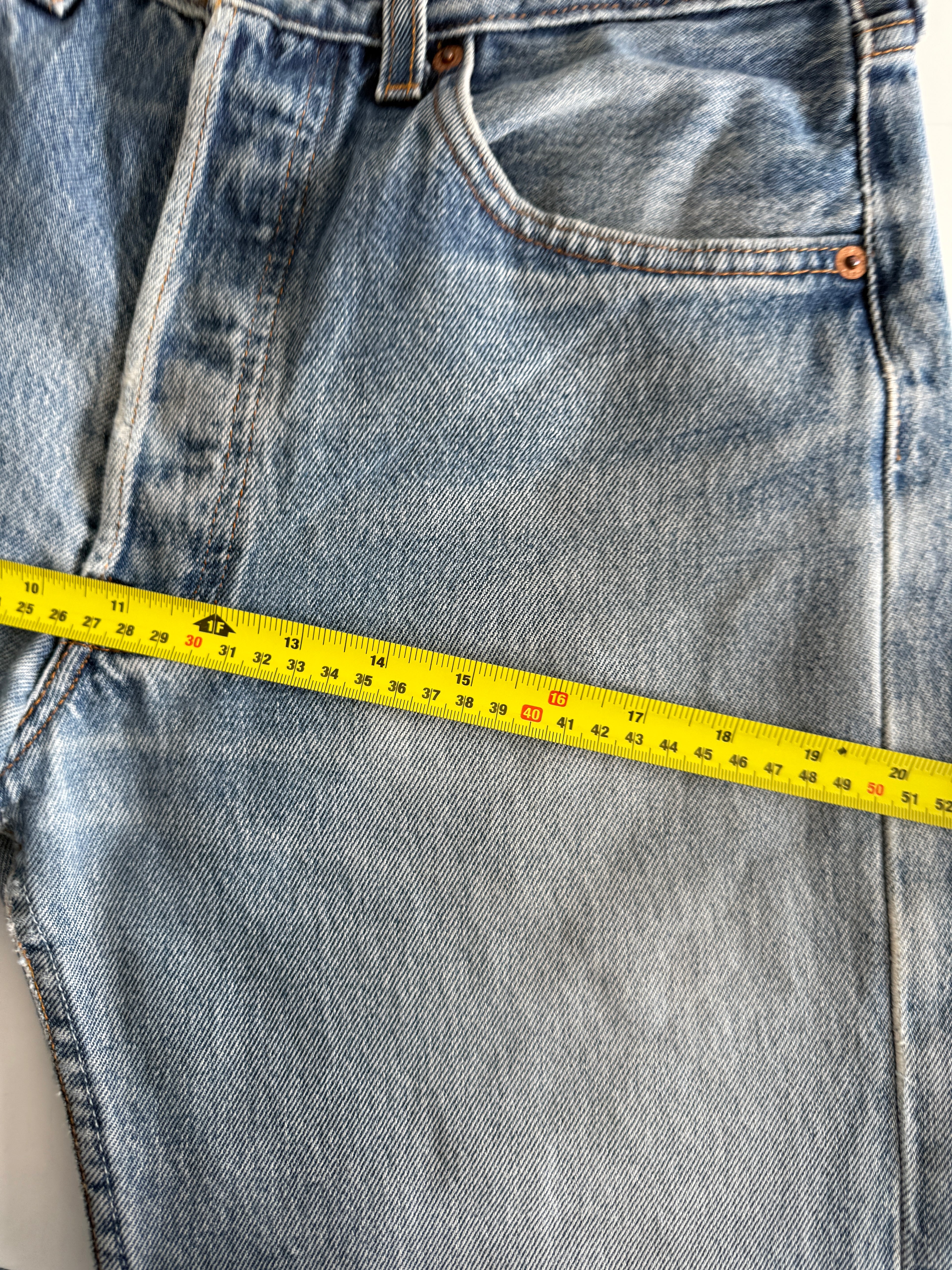 Soft W29 L34 vintage Levis 501 28/29” measured unique faded blue denim 90s USA Levi’s 501s
