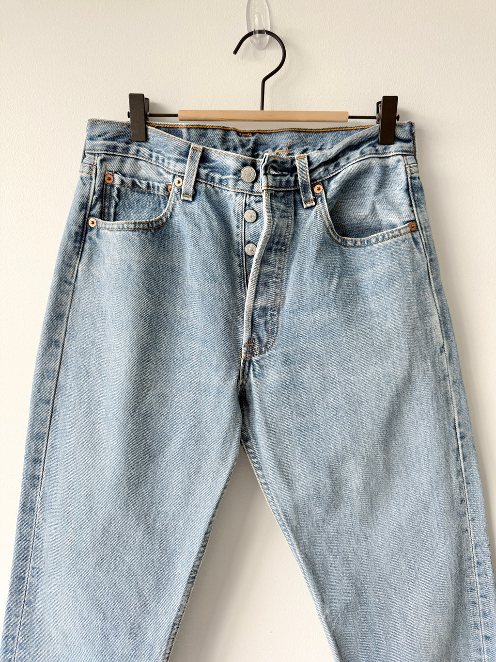 W29 L34 vintage Levis 501s 28/29” measured medium blue faded 90s 501s USA