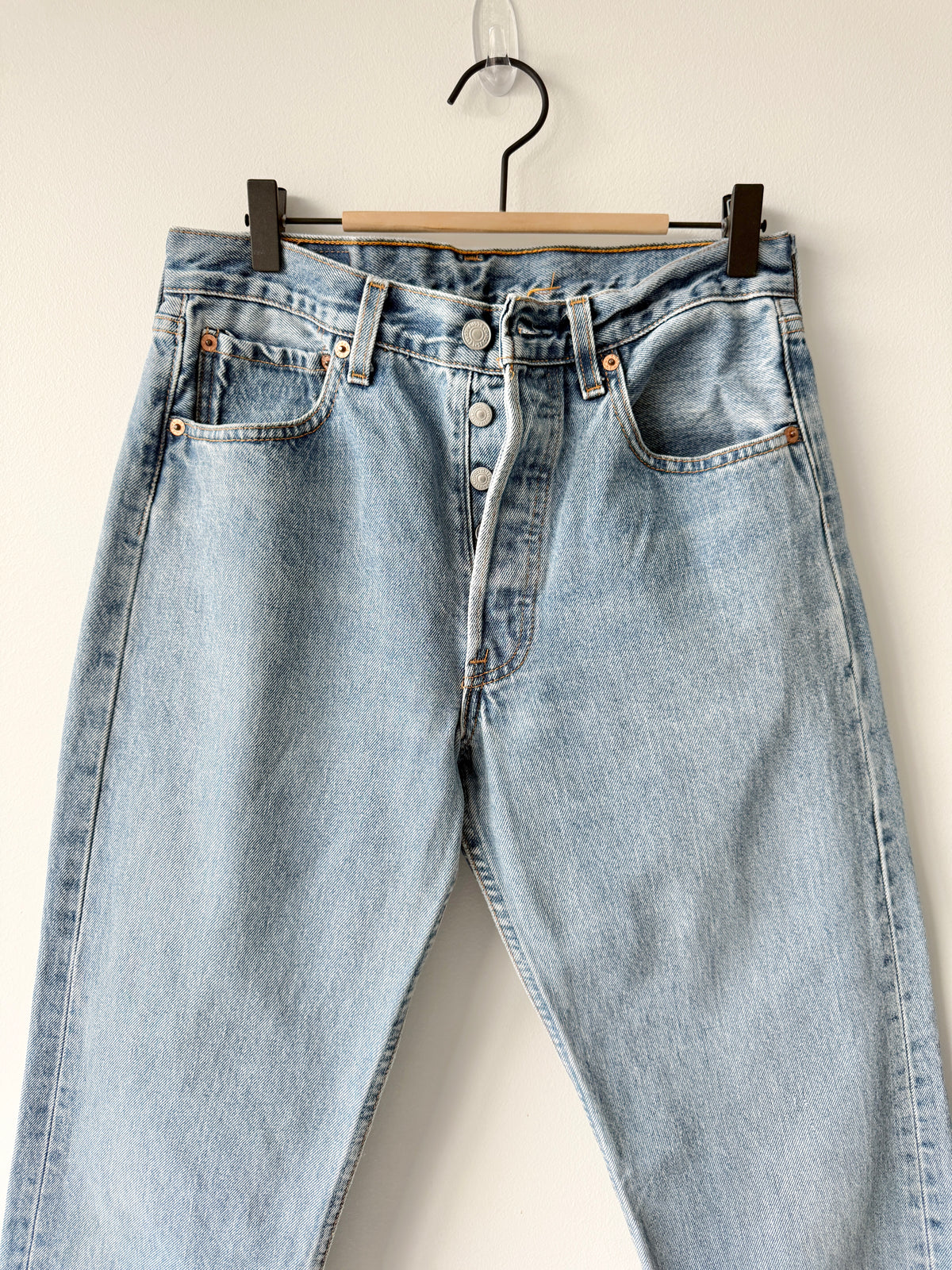 W29 L34 vintage Levis 501s 28/29” measured medium blue faded 90s 501s USA