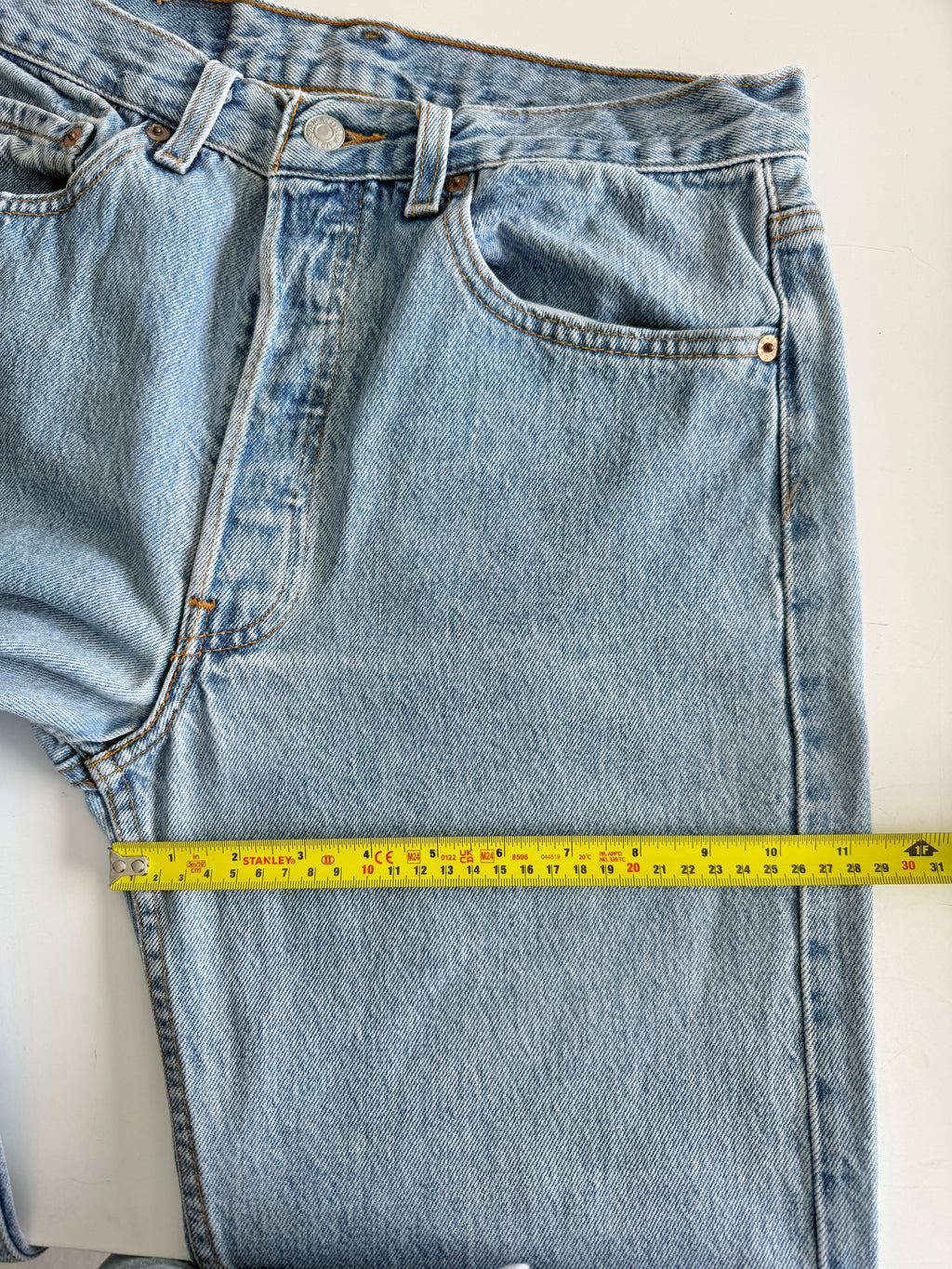 W29 L33 vintage Levis 501 28-29” measured light blue 90s denim Levi’s 501s USA