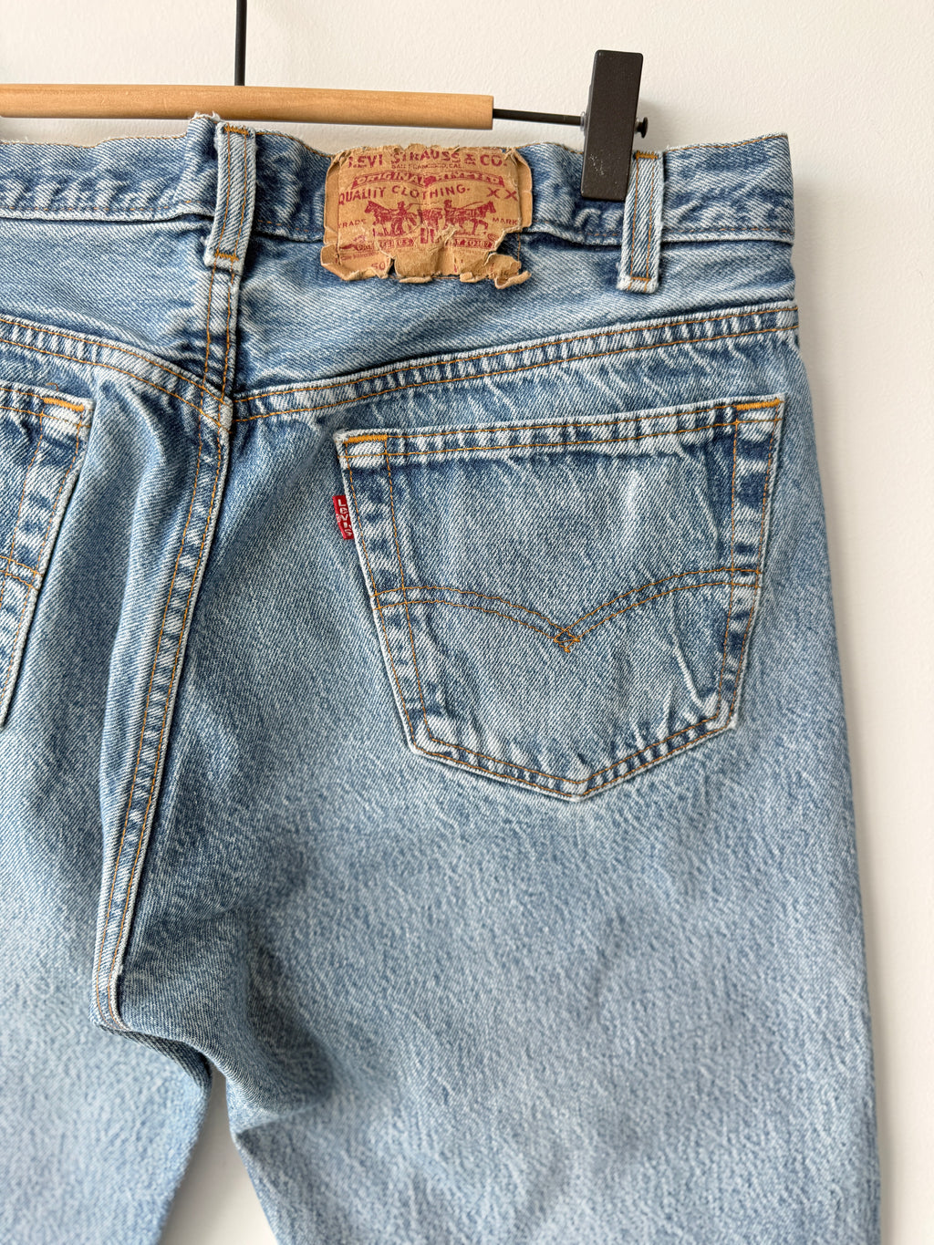 W32 L27 vintage Levis 501 31/32” measured unique faded blue denim 90s USA Levi’s 501s