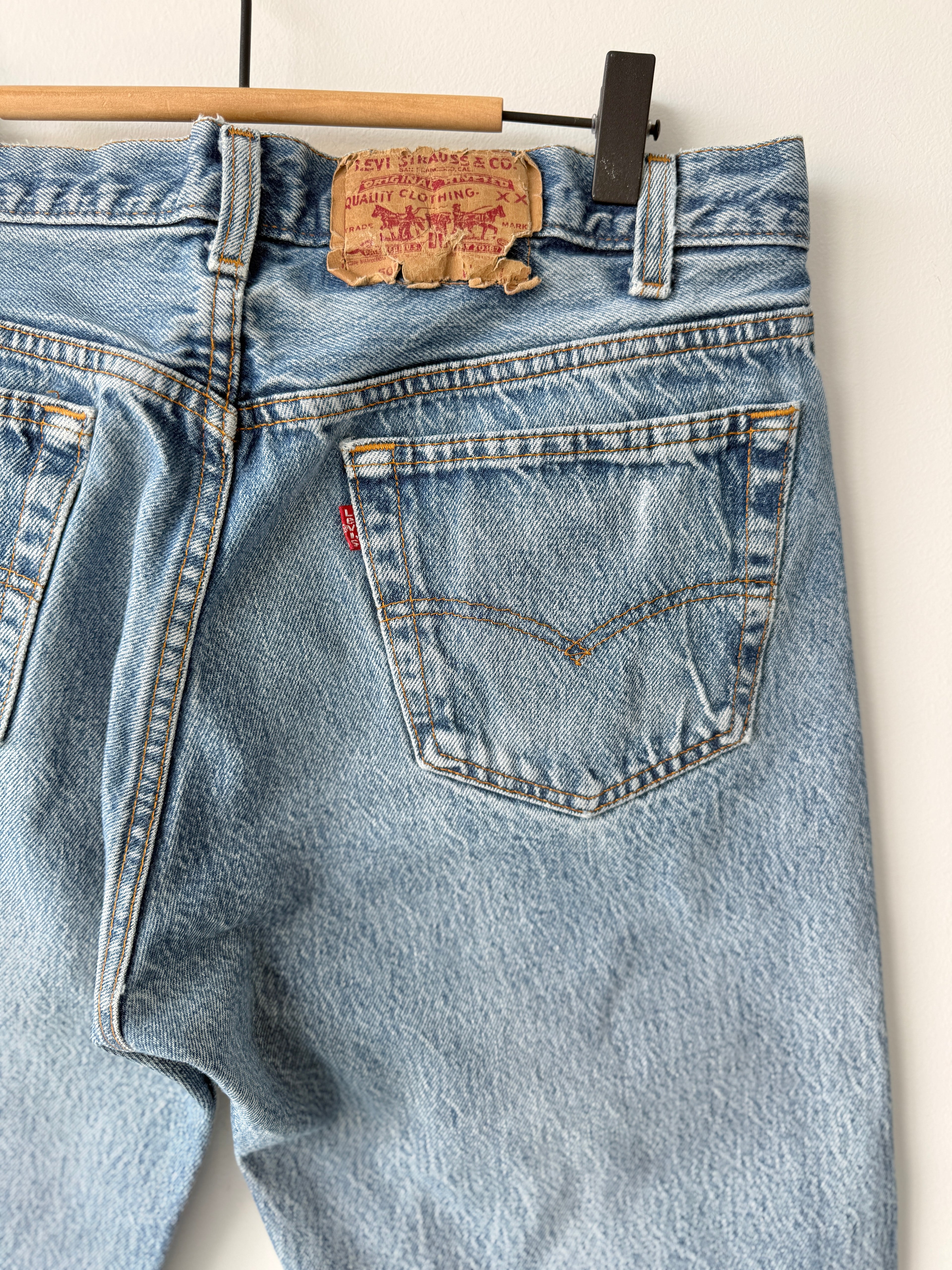 W32 L27 vintage Levis 501 31/32” measured unique faded blue denim 90s USA Levi’s 501s