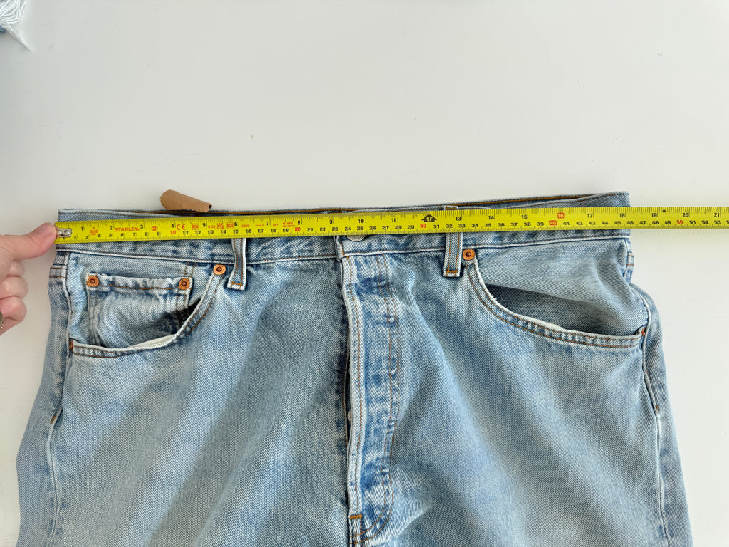 Soft W36 L34 vintage Levis 501 35/36” measured waist light faded 501s 90s denim