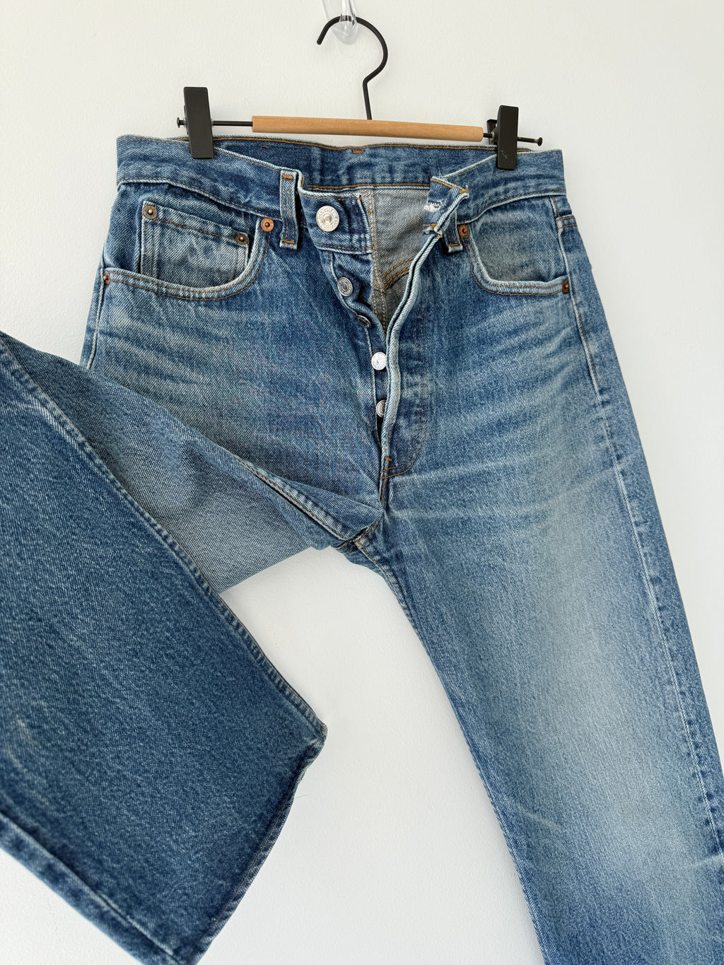 Soft W29 L30 vintage Levis 501s 28/29” measured dark fade whiskers blue denim Levi’s 501s 80s USA